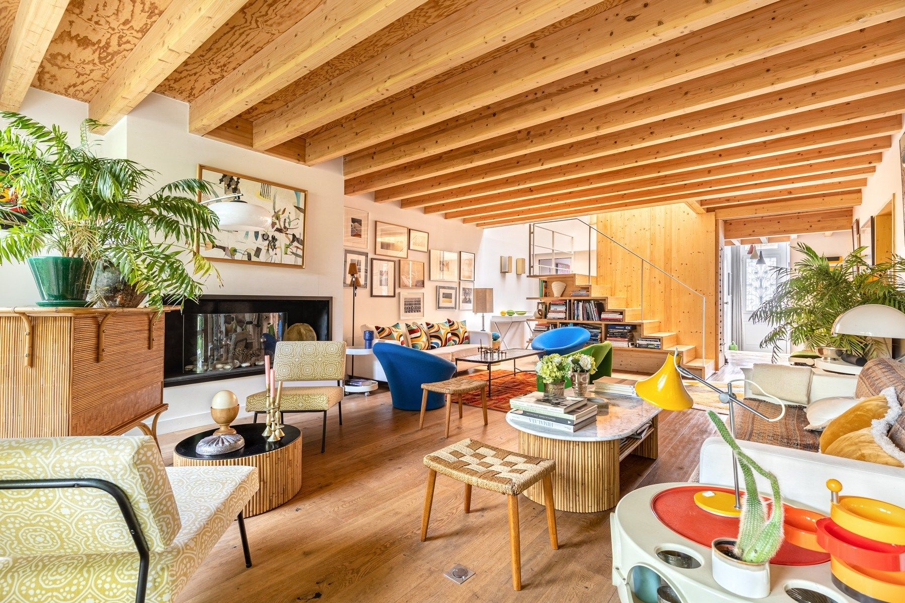 luxury house 6 Rooms for sale on BORDEAUX (33000)