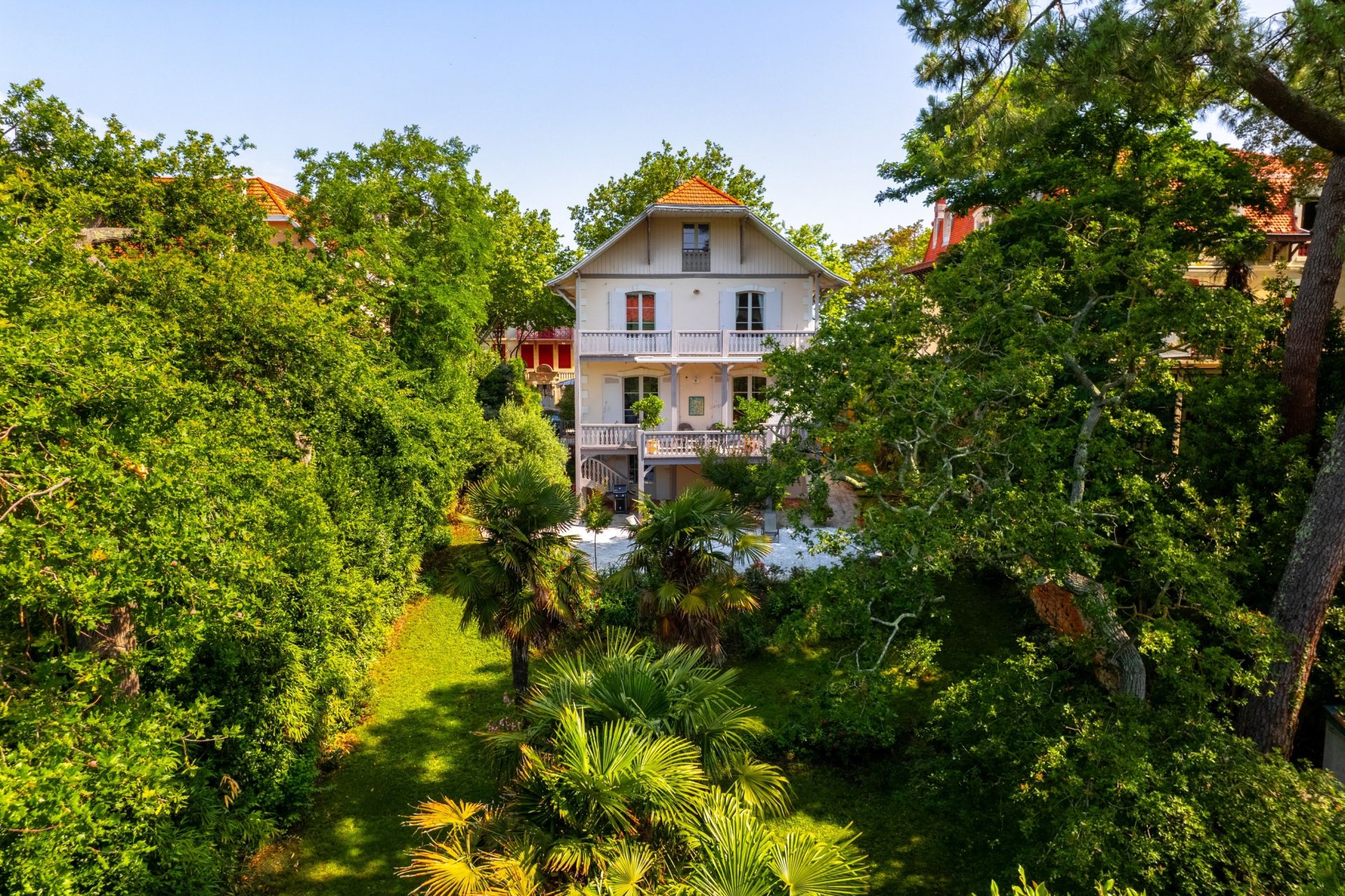 luxury house 9 Rooms for sale on ARCACHON (33120)