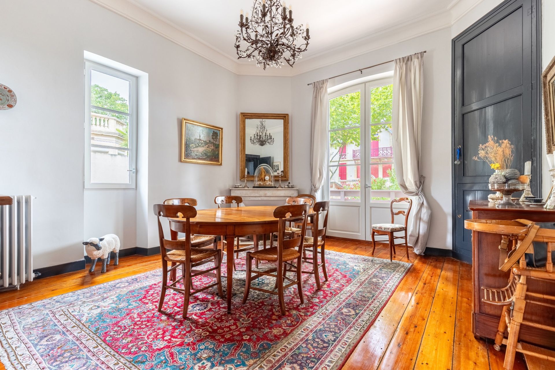 luxury house 9 Rooms for sale on ARCACHON (33120)