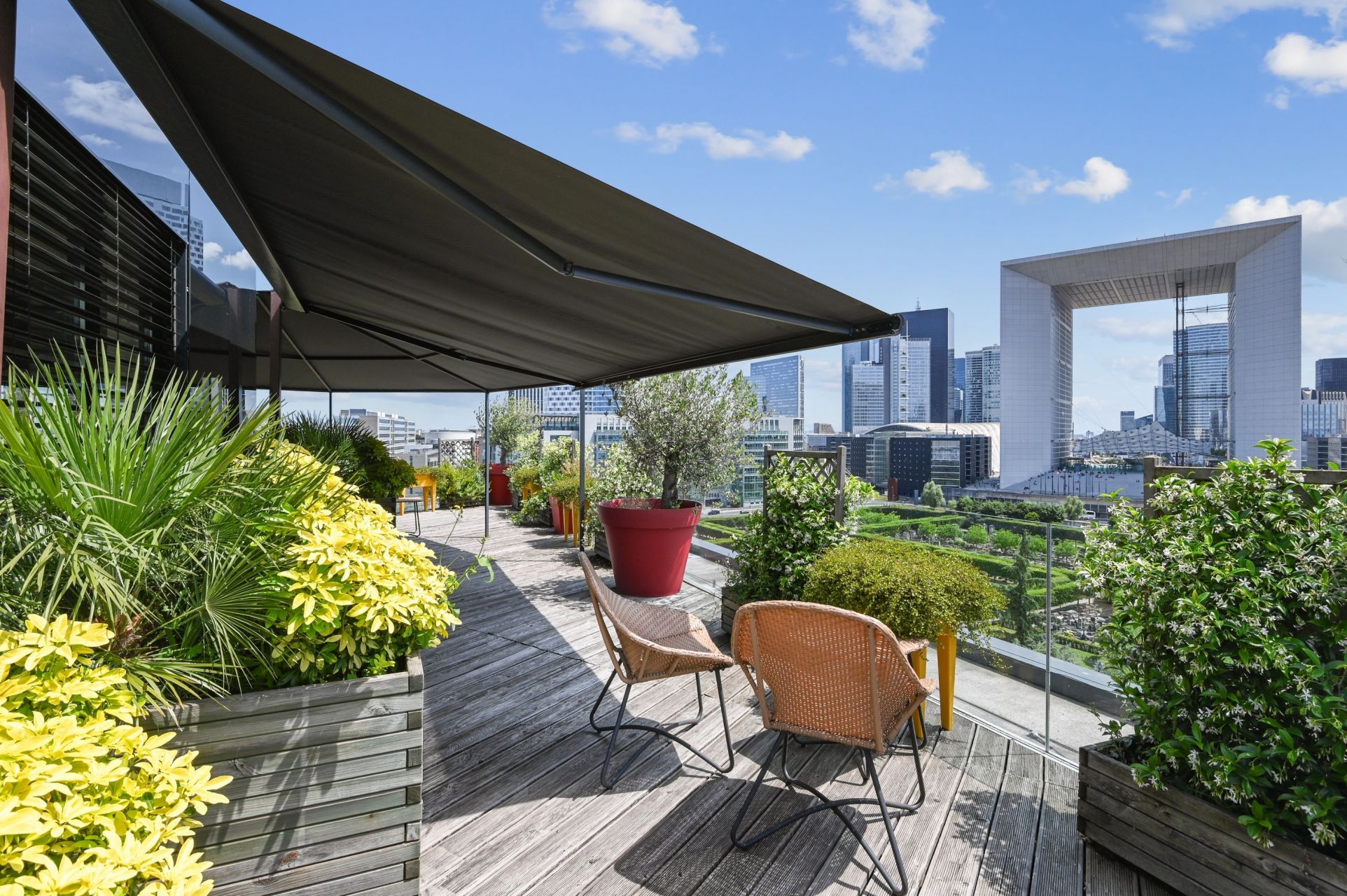 luxury apartment 4 Rooms for sale on NANTERRE (92000)