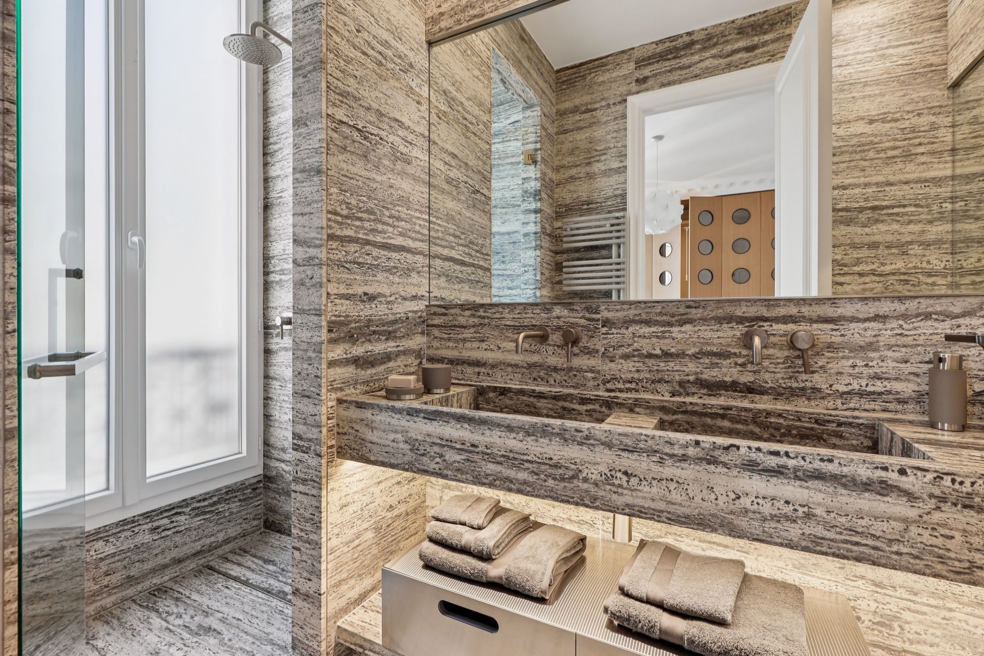 luxury apartment 5 Rooms for sale on PARIS (75008)