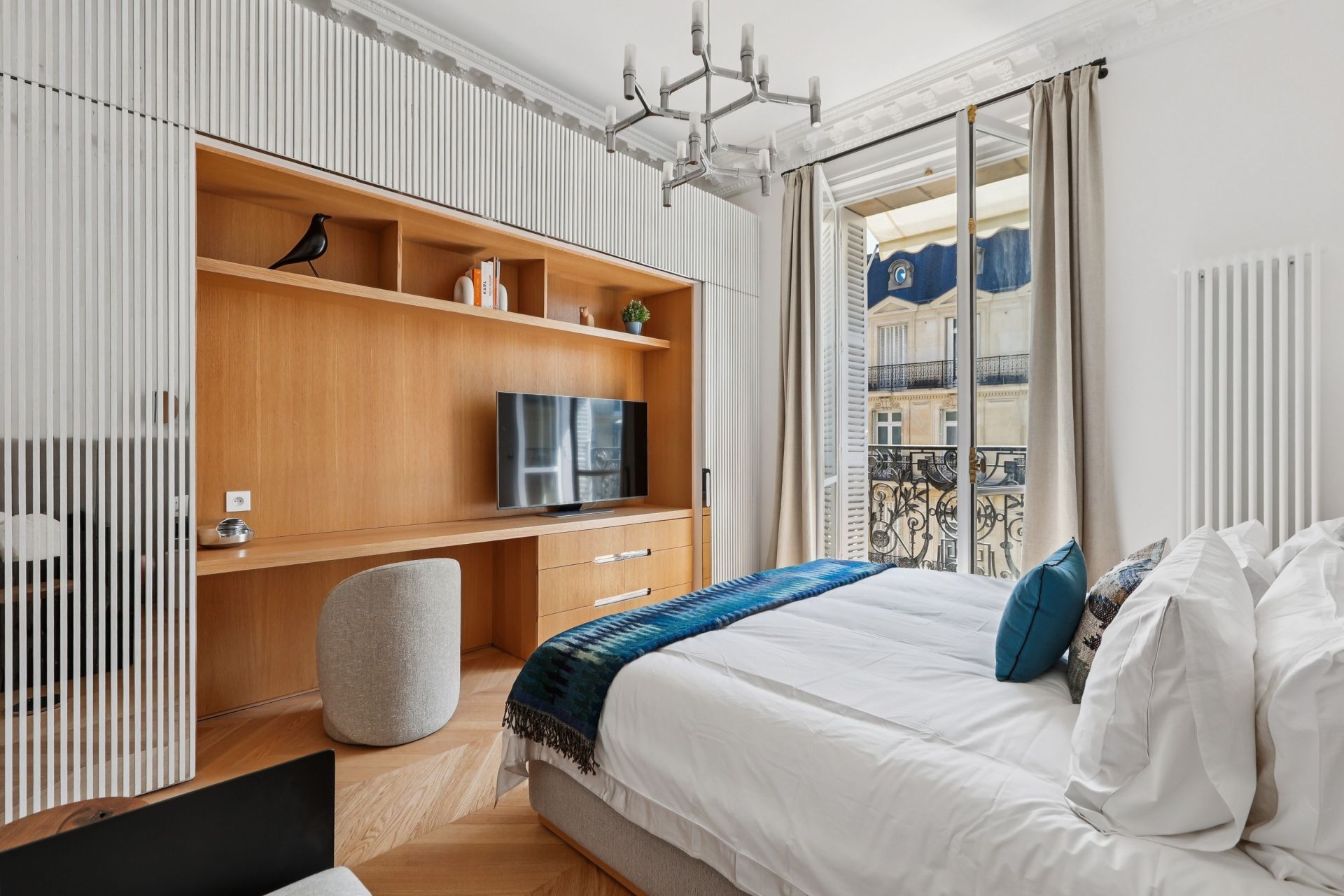 luxury apartment 5 Rooms for sale on PARIS (75008)