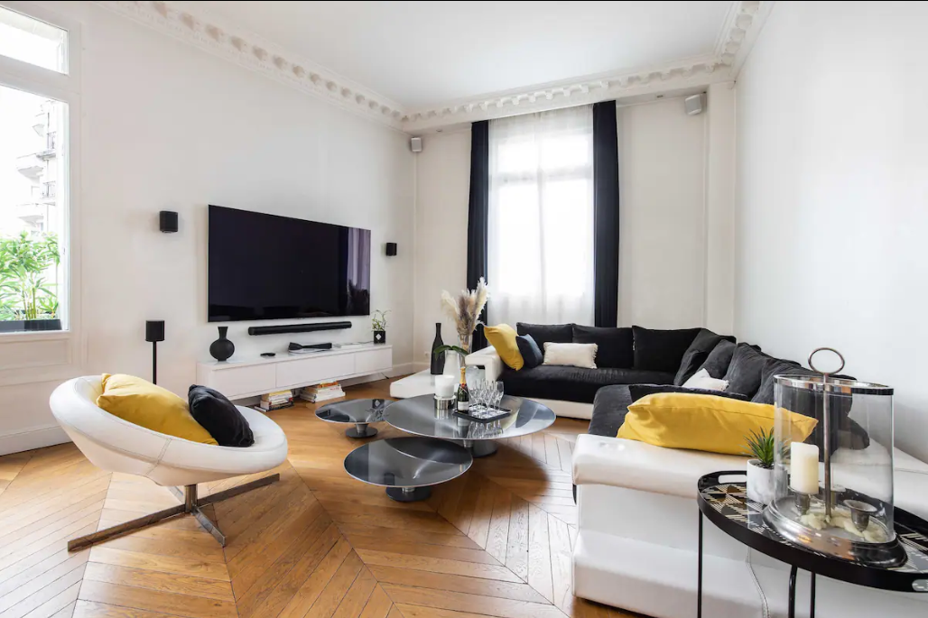 luxury apartment 7 Rooms for sale on PARIS (75016)