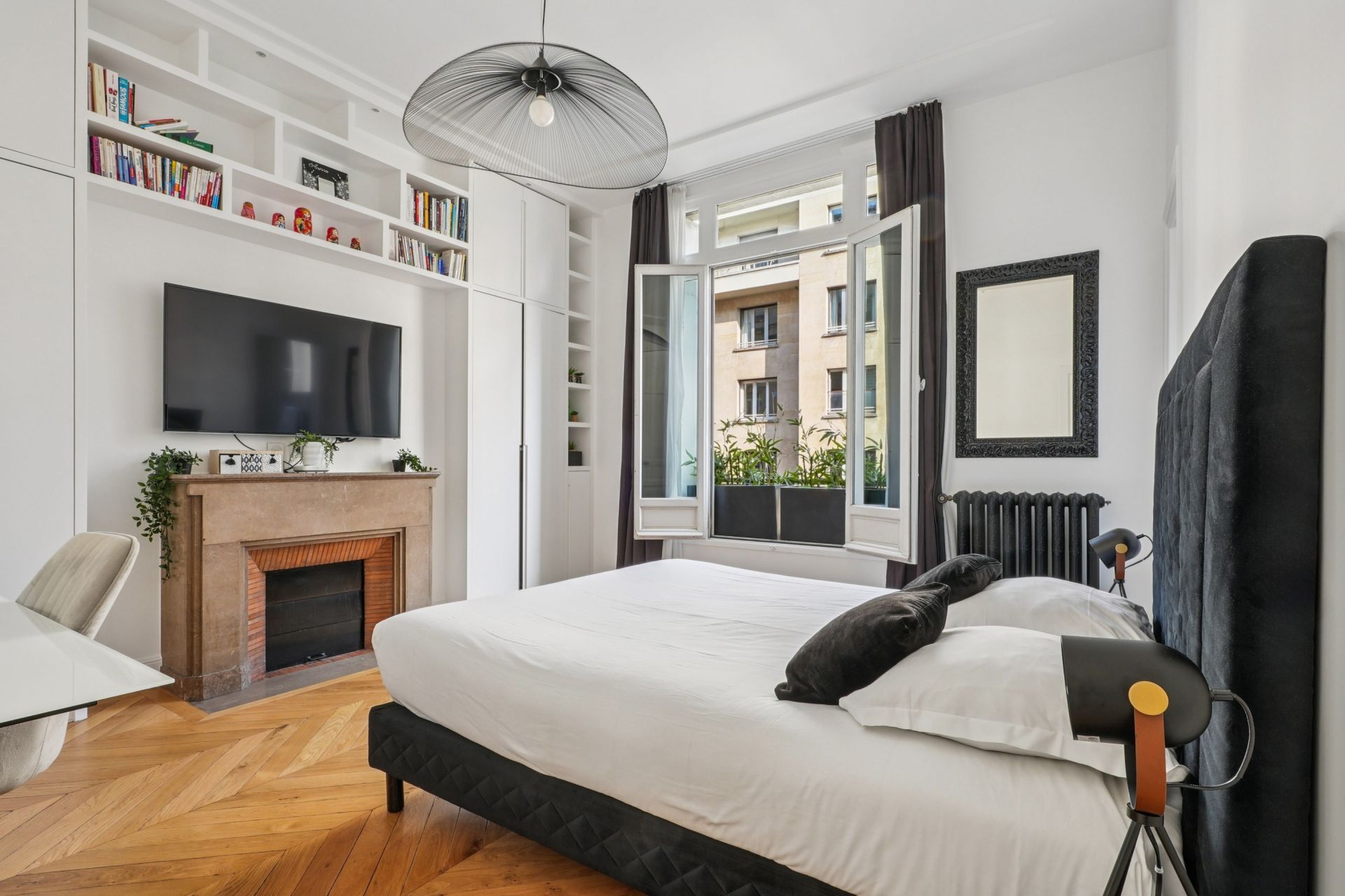 luxury apartment 7 Rooms for sale on PARIS (75016)