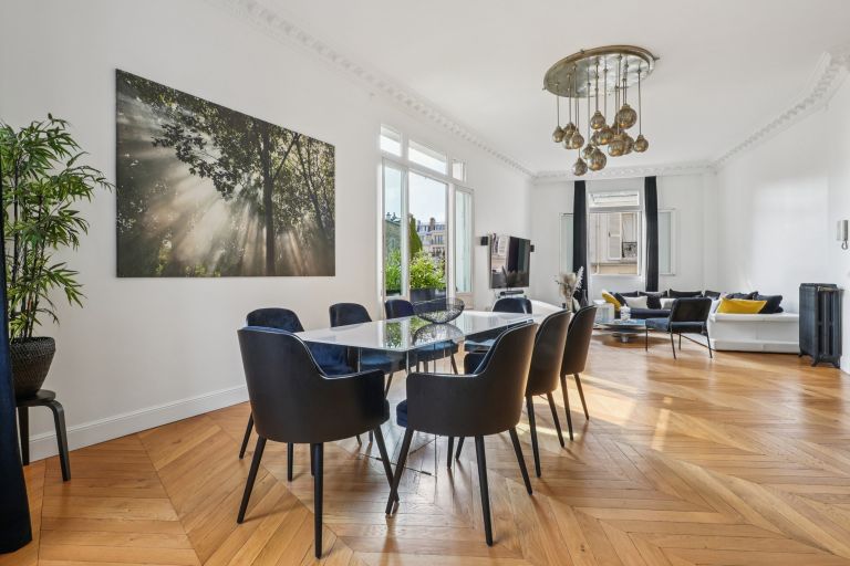 luxury apartment 7 Rooms for sale on PARIS (75016)