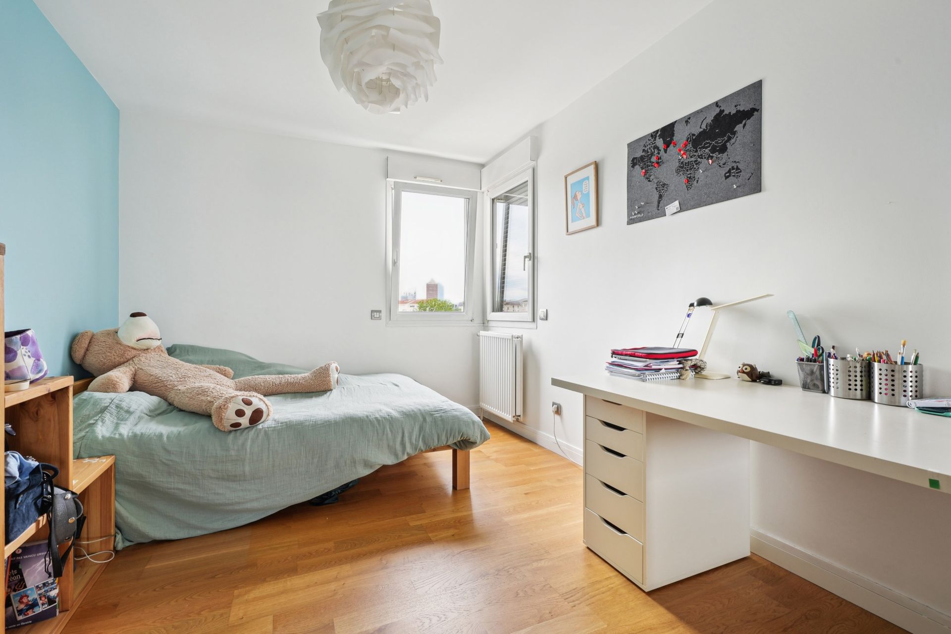 luxury apartment 6 Rooms for sale on LYON (69003)