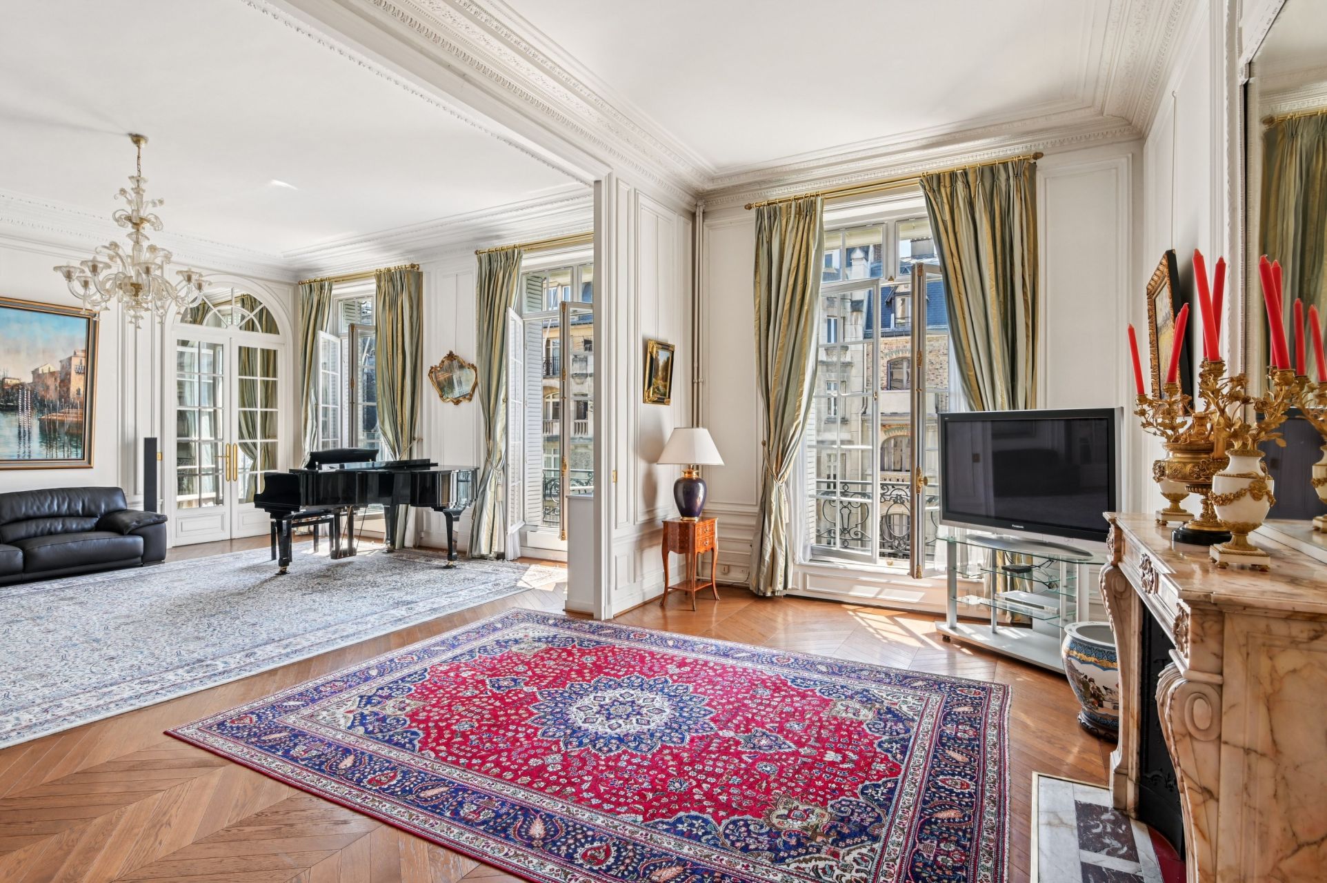 luxury apartment 7 Rooms for sale on PARIS (75016)