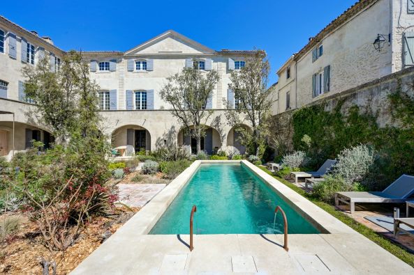 Sale Mansion (hôtel particulier) Saint-Rémy-de-Provence 22&nbsp;Rooms 1167&nbsp;m²