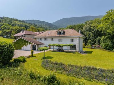 Sale Luxury house Divonne-les-Bains 8 Rooms 387 m²