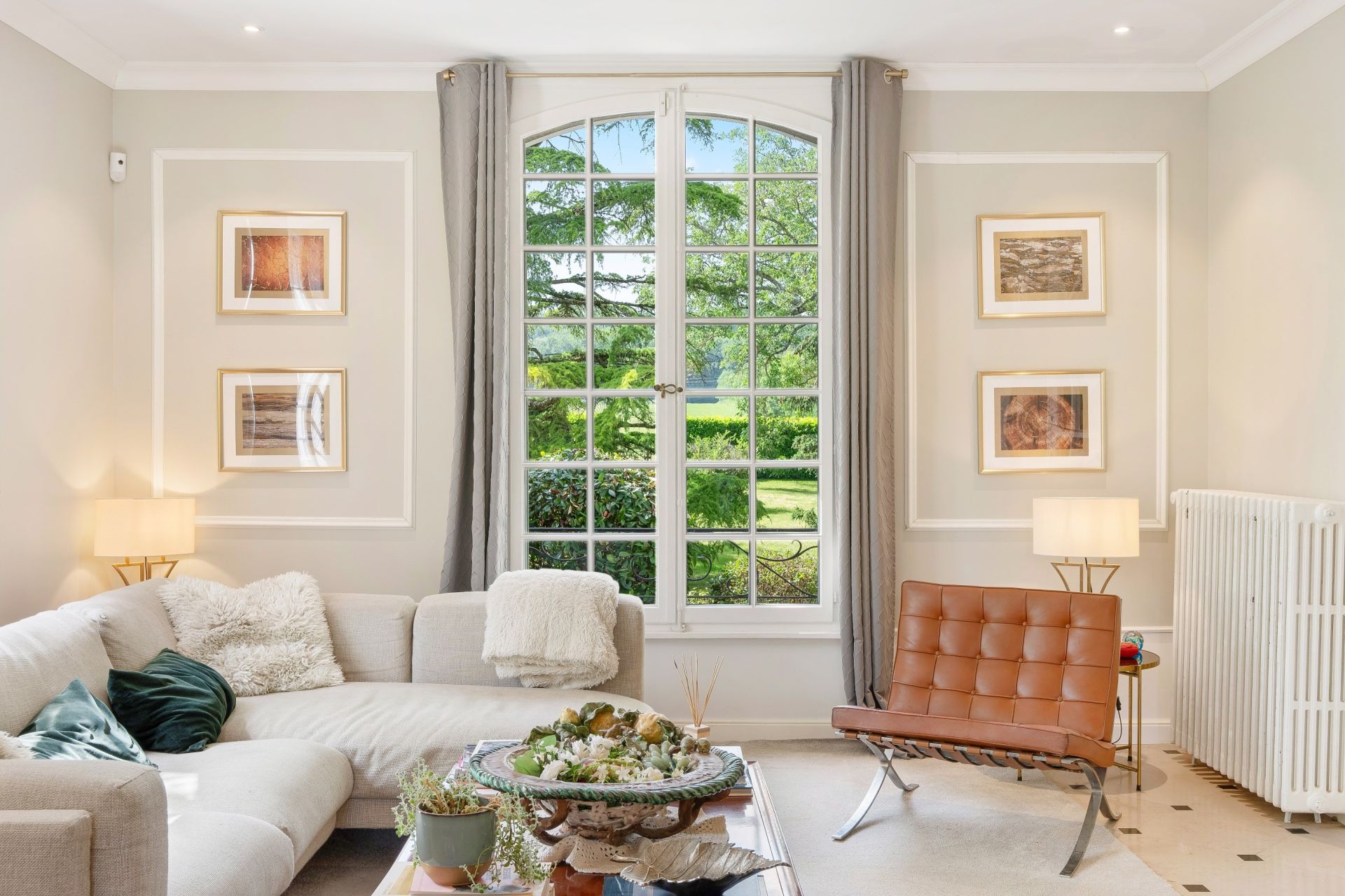 luxury house 8 Rooms for sale on DIVONNE LES BAINS (01220)