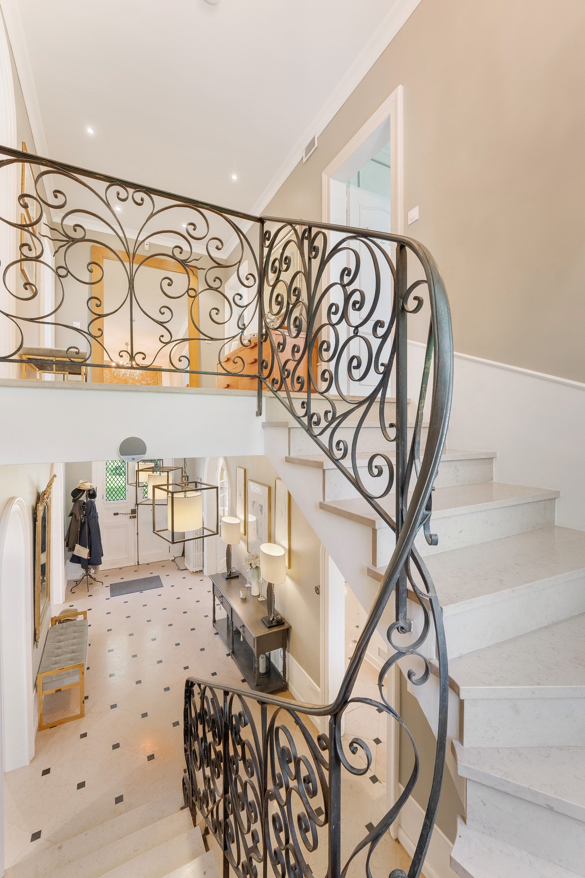 luxury house 8 Rooms for sale on DIVONNE LES BAINS (01220)