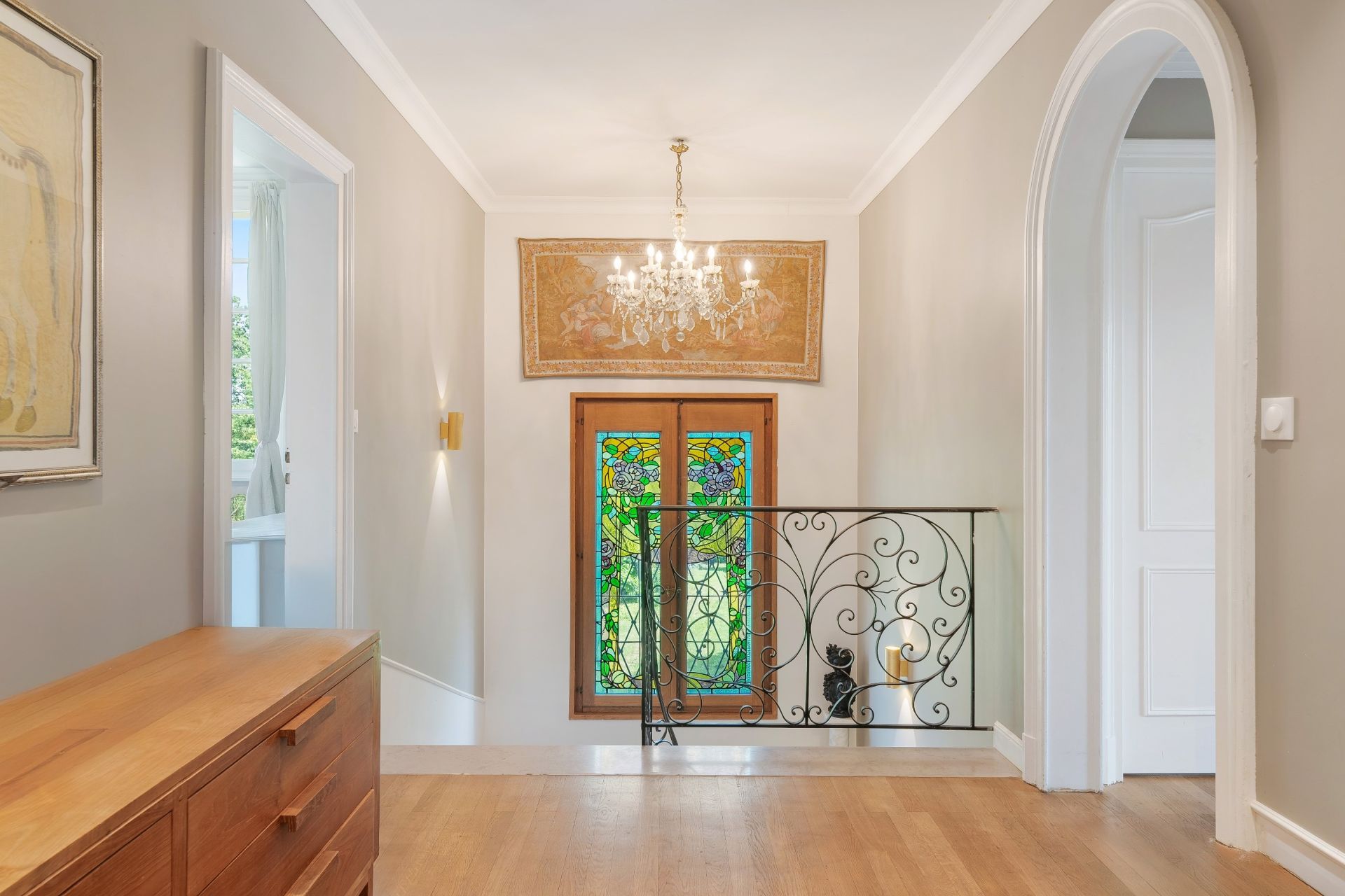 luxury house 8 Rooms for sale on DIVONNE LES BAINS (01220)