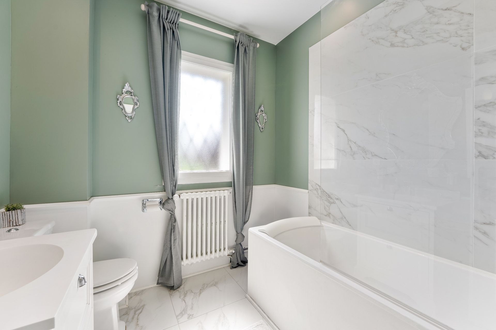 luxury house 8 Rooms for sale on DIVONNE LES BAINS (01220)