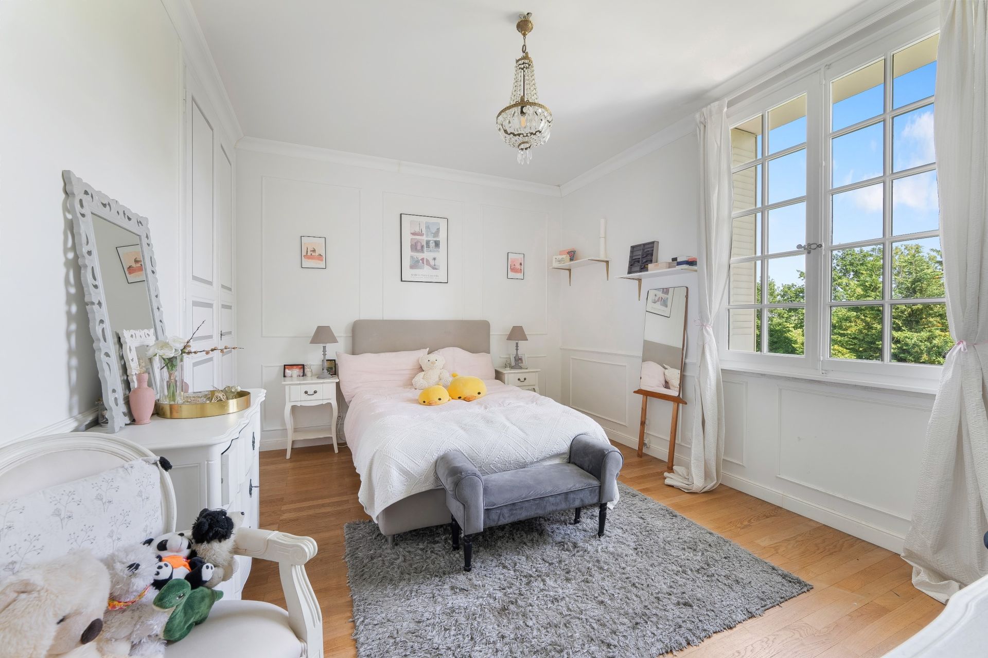 luxury house 8 Rooms for sale on DIVONNE LES BAINS (01220)