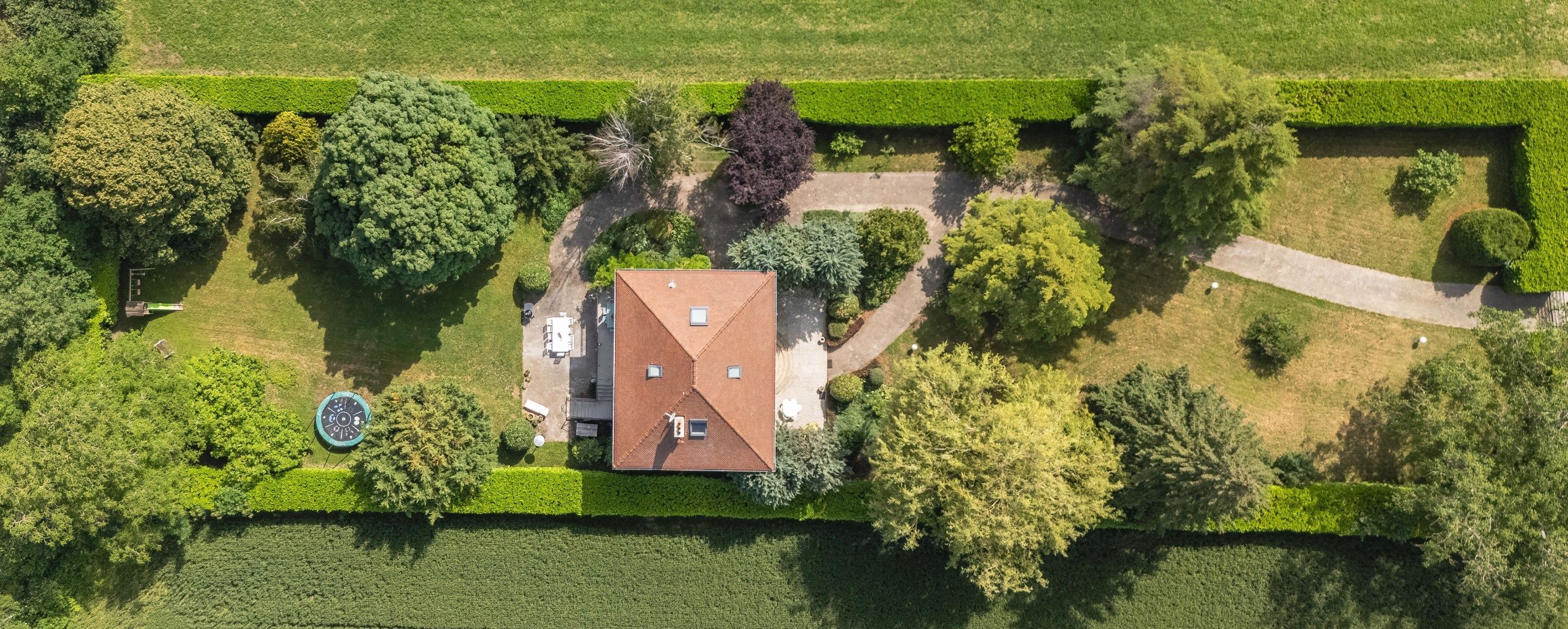 luxury house 8 Rooms for sale on DIVONNE LES BAINS (01220)