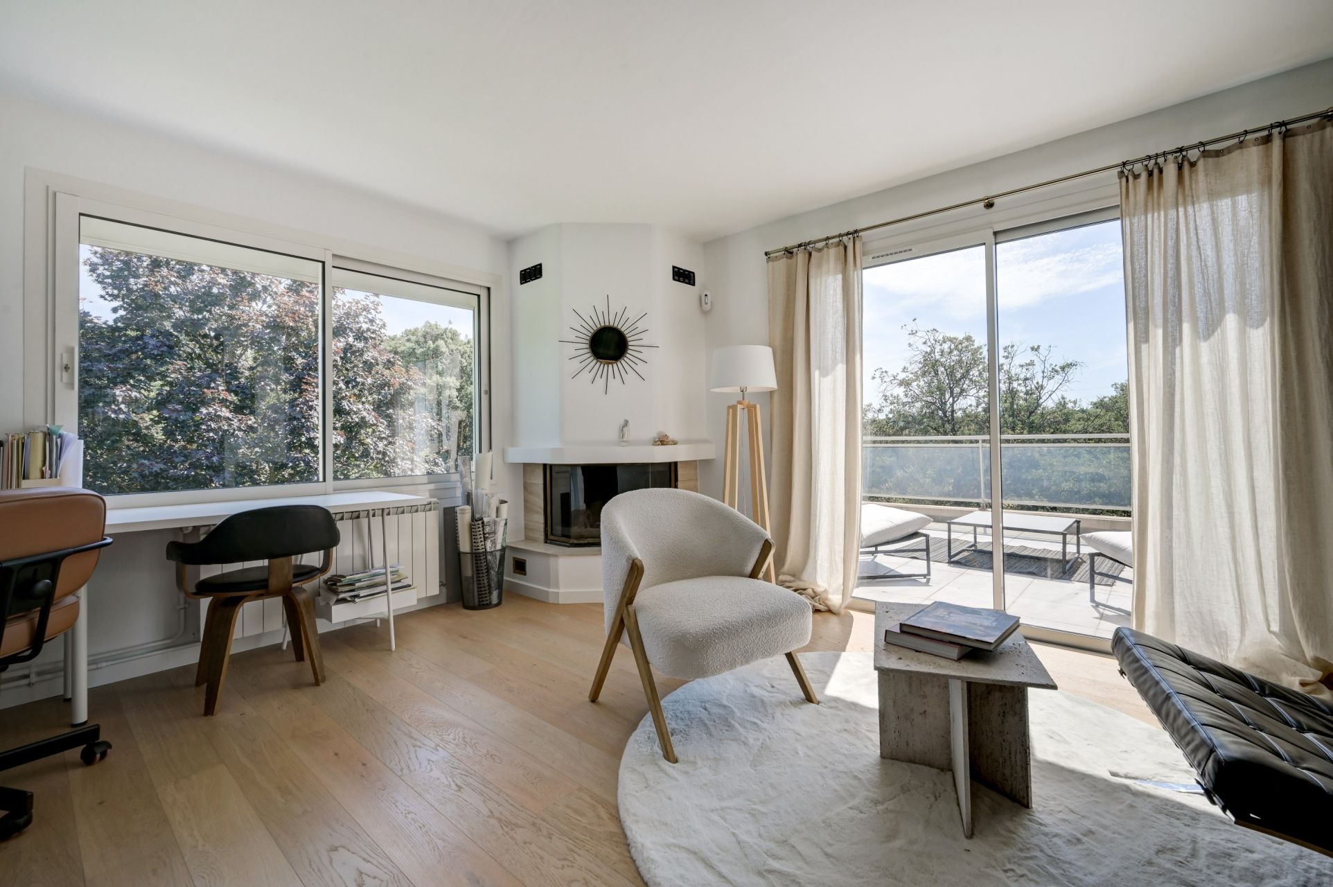 luxury villa 8 Rooms for sale on AIX EN PROVENCE (13100)