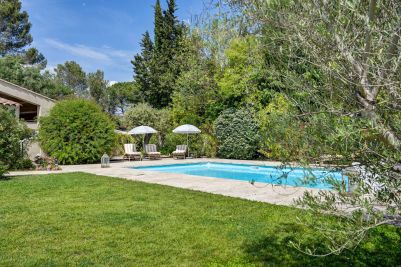 Sale Luxury villa Aix-en-Provence 8 Rooms 286 m²