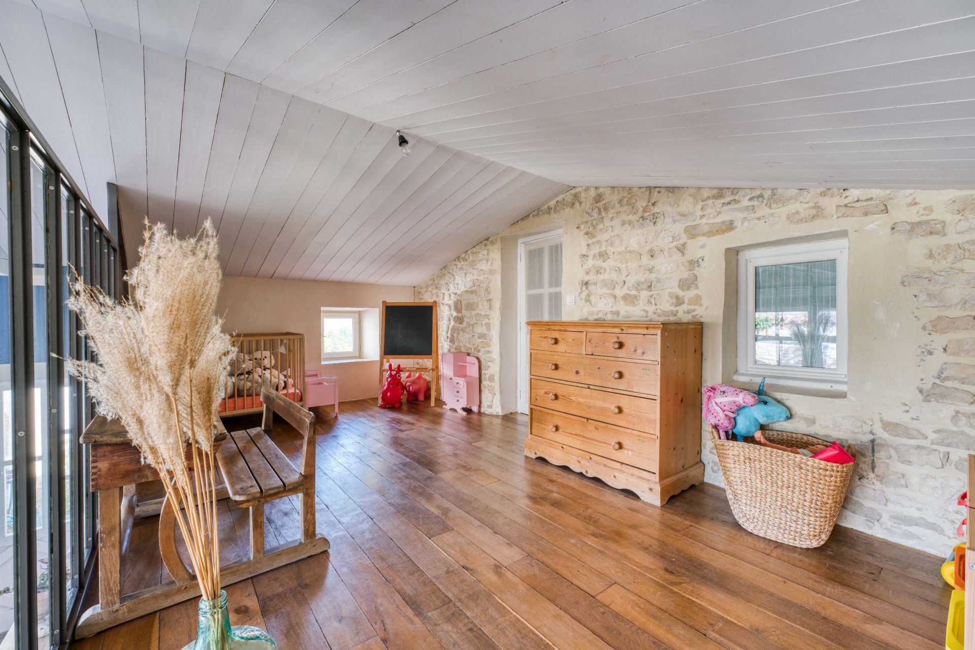 luxury house 10 Rooms for sale on RIVEDOUX PLAGE (17940)