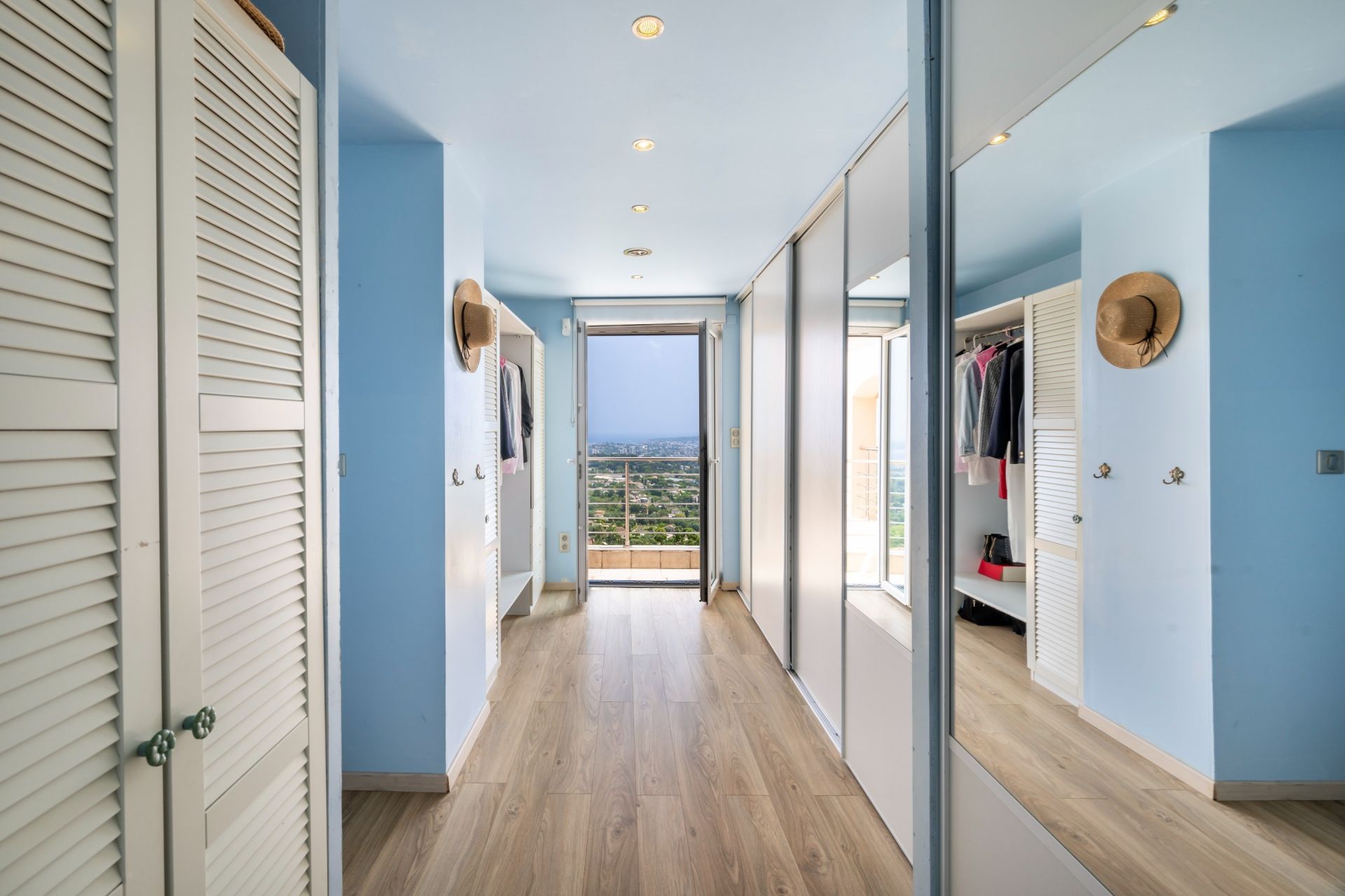 villa de luxe 13 Pièces en vente sur VALLAURIS (06220)