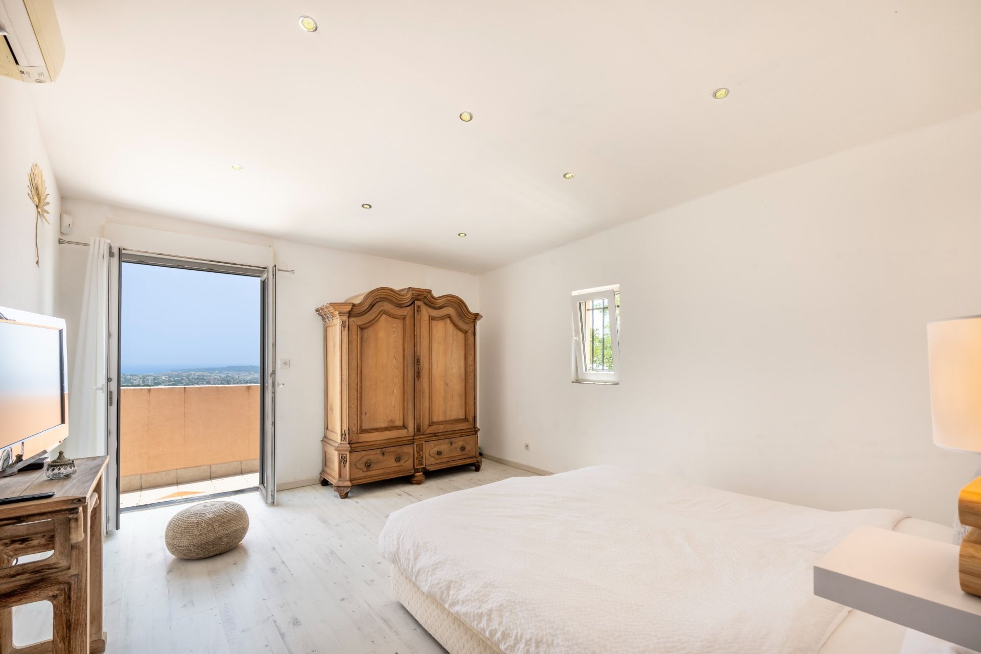 villa de luxe 13 Pièces en vente sur VALLAURIS (06220)