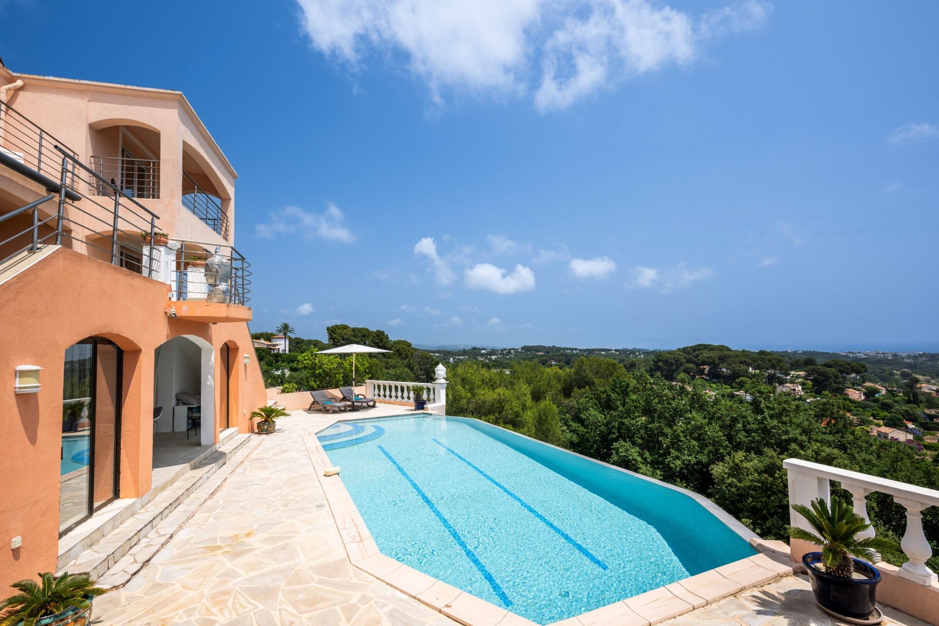 villa de luxe 13 Pièces en vente sur VALLAURIS (06220)