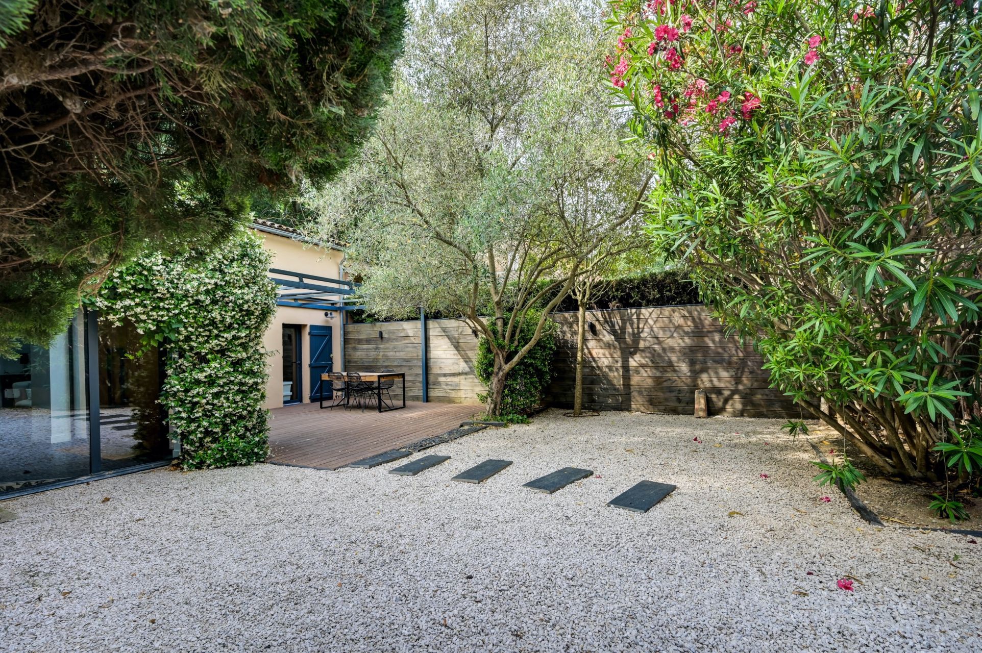 luxury house 5 Rooms for sale on AIX EN PROVENCE (13100)