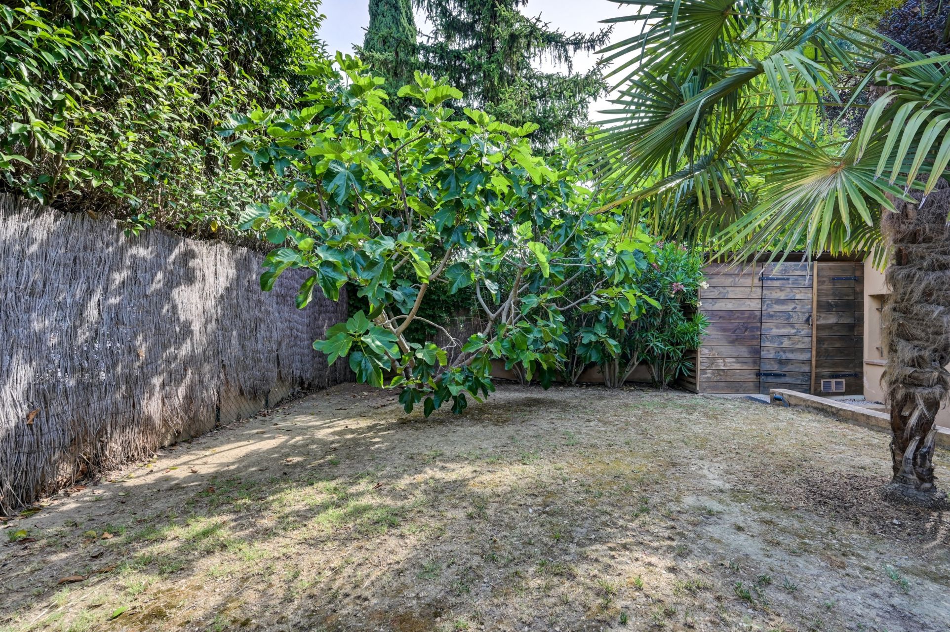 luxury house 5 Rooms for sale on AIX EN PROVENCE (13100)