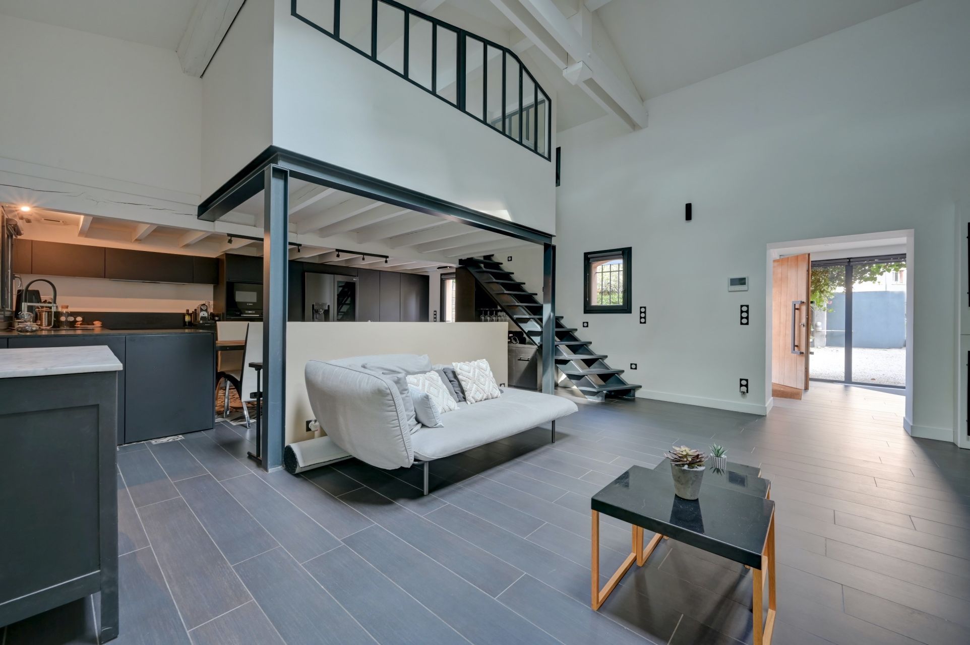 luxury house 5 Rooms for sale on AIX EN PROVENCE (13100)