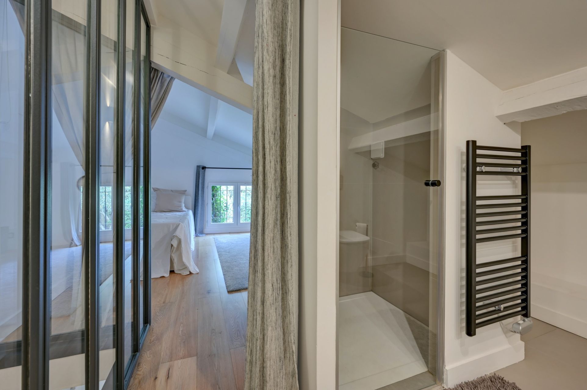 luxury house 5 Rooms for sale on AIX EN PROVENCE (13100)