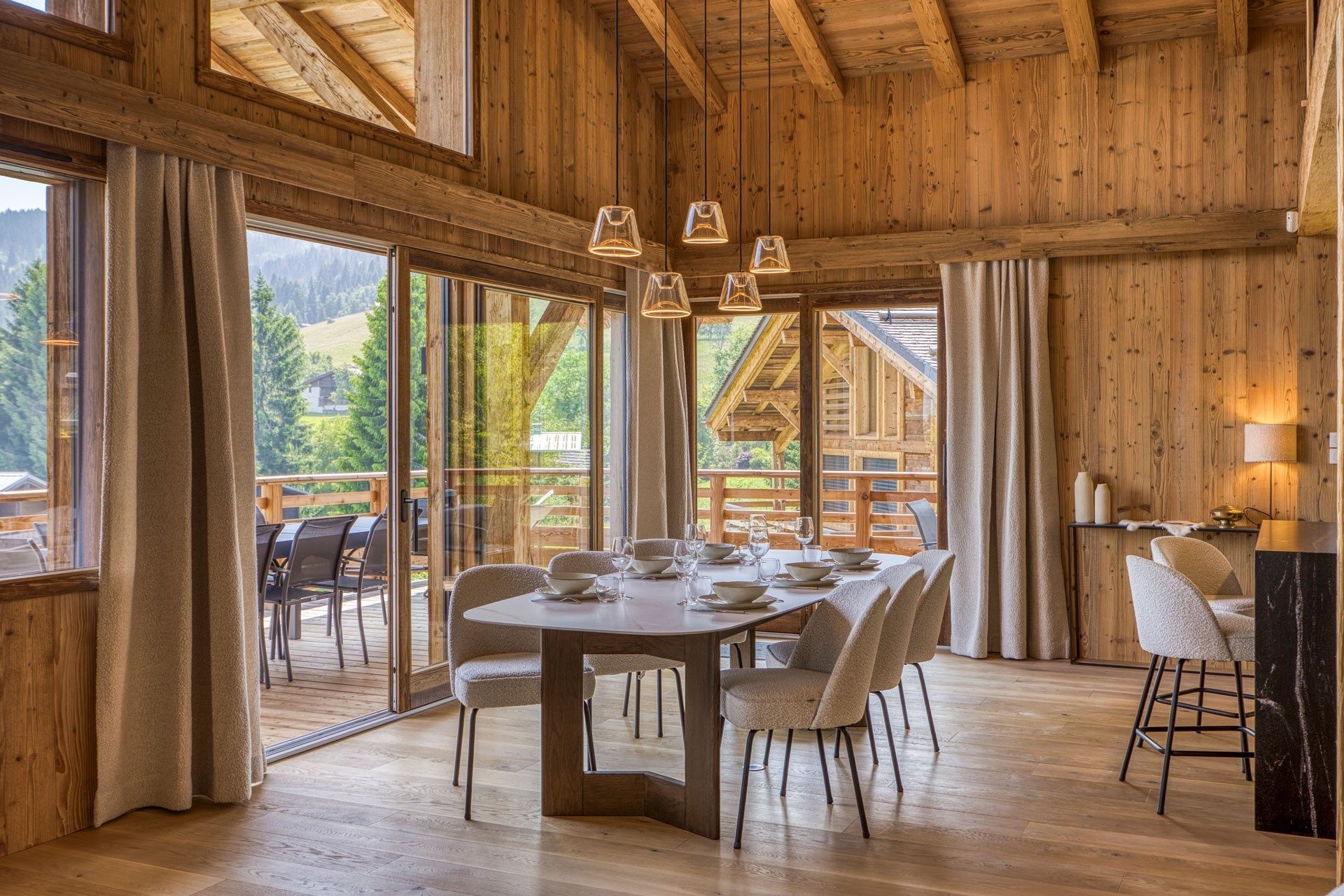 luxury chalet 7 Rooms for seasonal rent on COMBLOUX (74920)