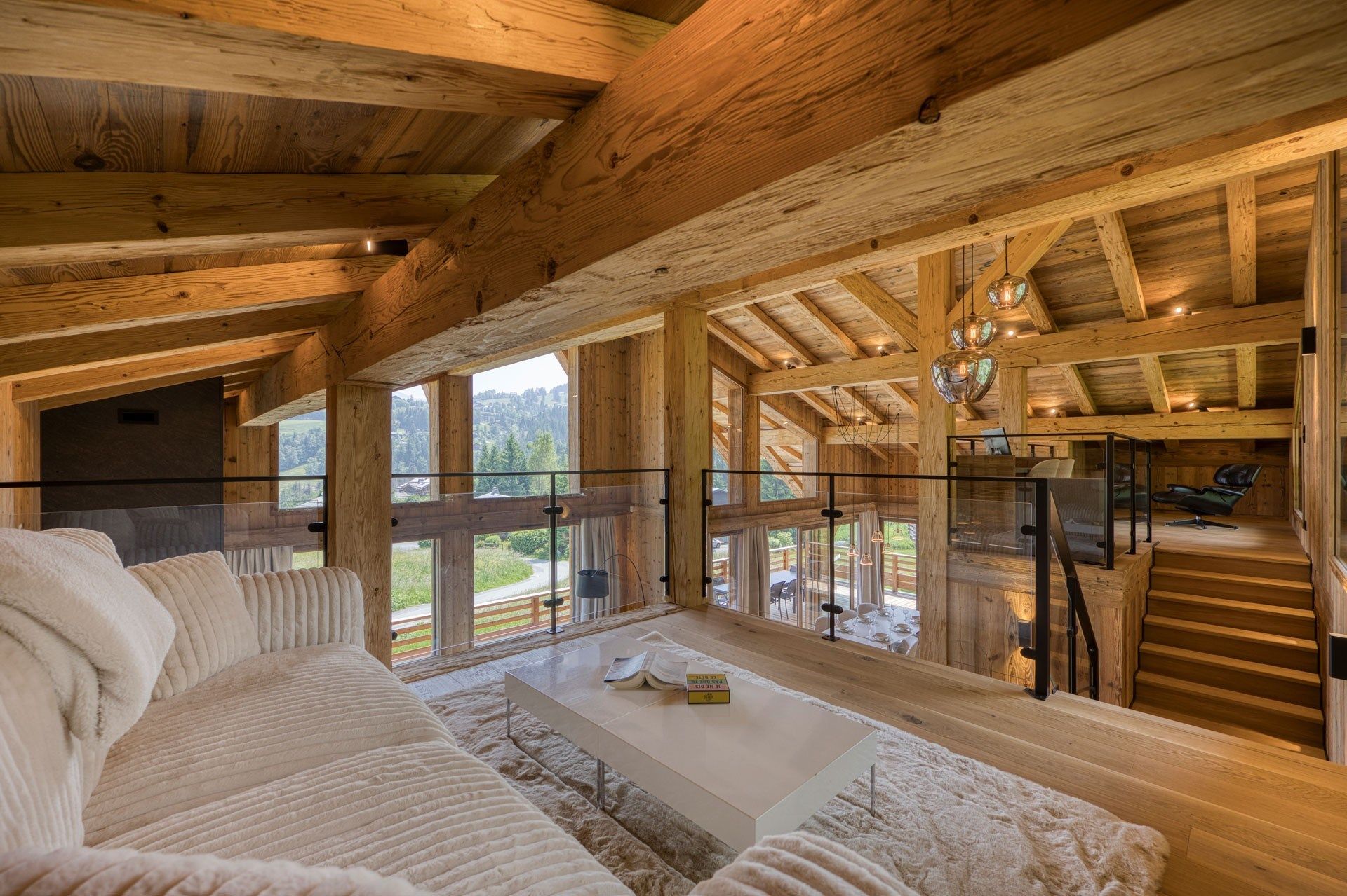 luxury chalet 7 Rooms for seasonal rent on COMBLOUX (74920)