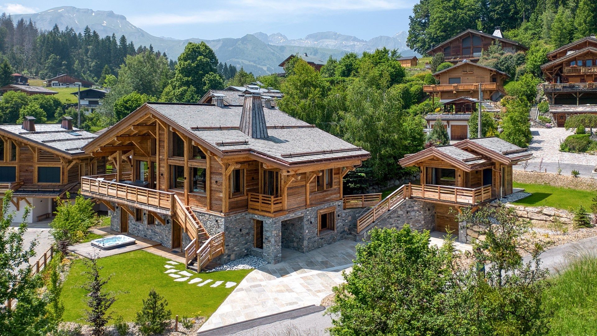 luxury chalet 7 Rooms for seasonal rent on COMBLOUX (74920)