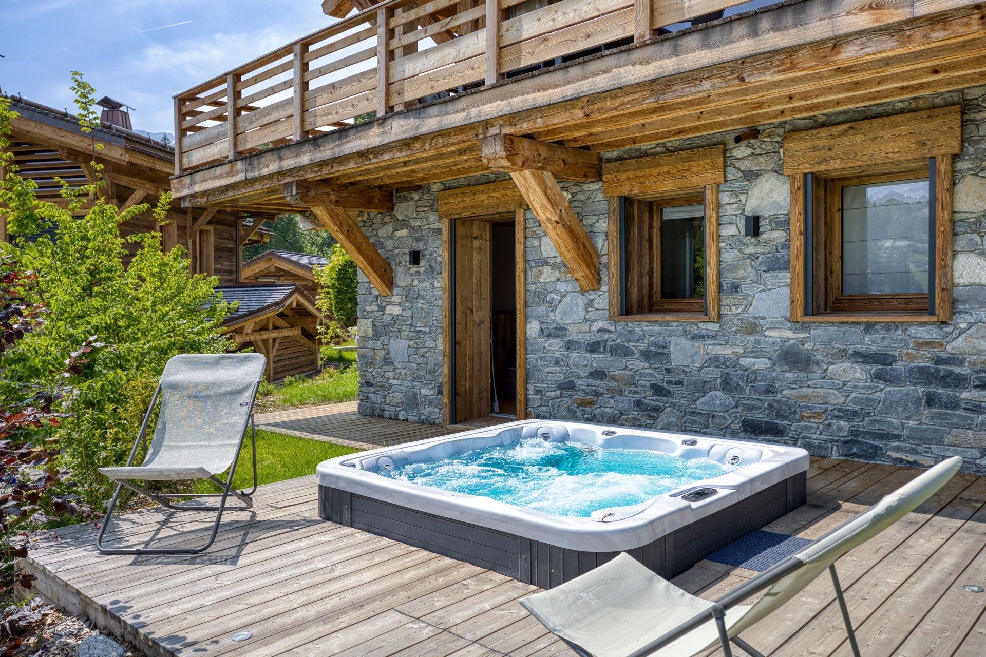 luxury chalet 7 Rooms for seasonal rent on COMBLOUX (74920)