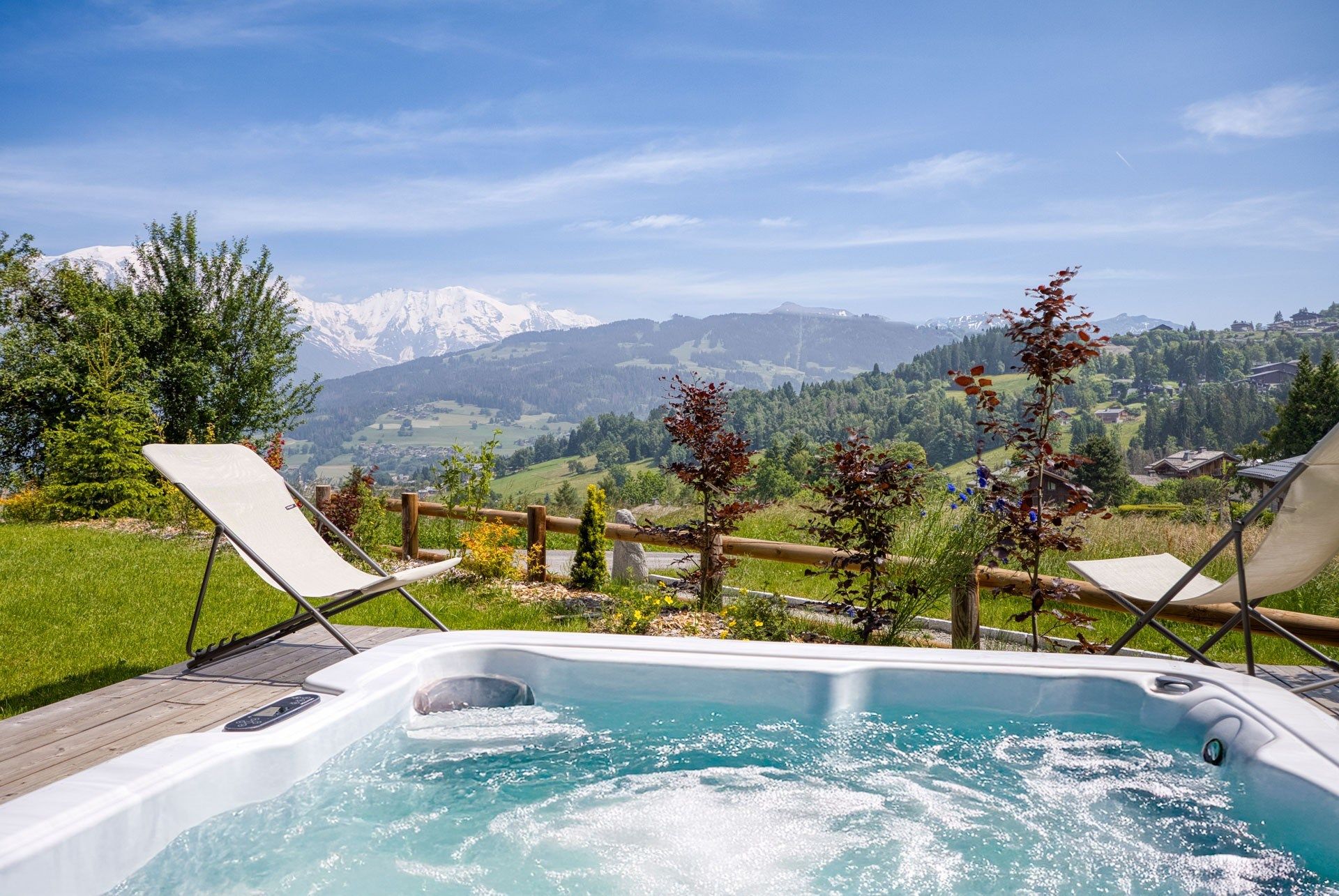 luxury chalet 7 Rooms for seasonal rent on COMBLOUX (74920)