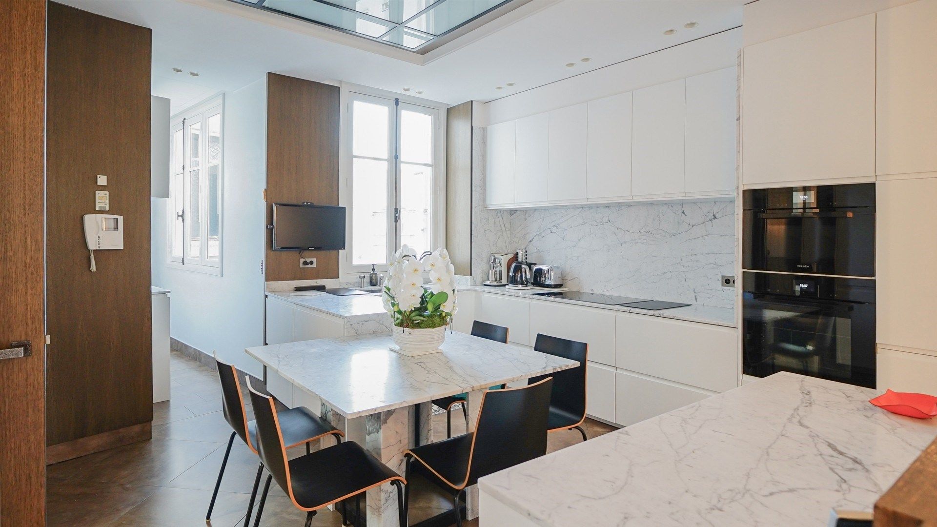 luxury apartment 7 Rooms for sale on NEUILLY SUR SEINE (92200)