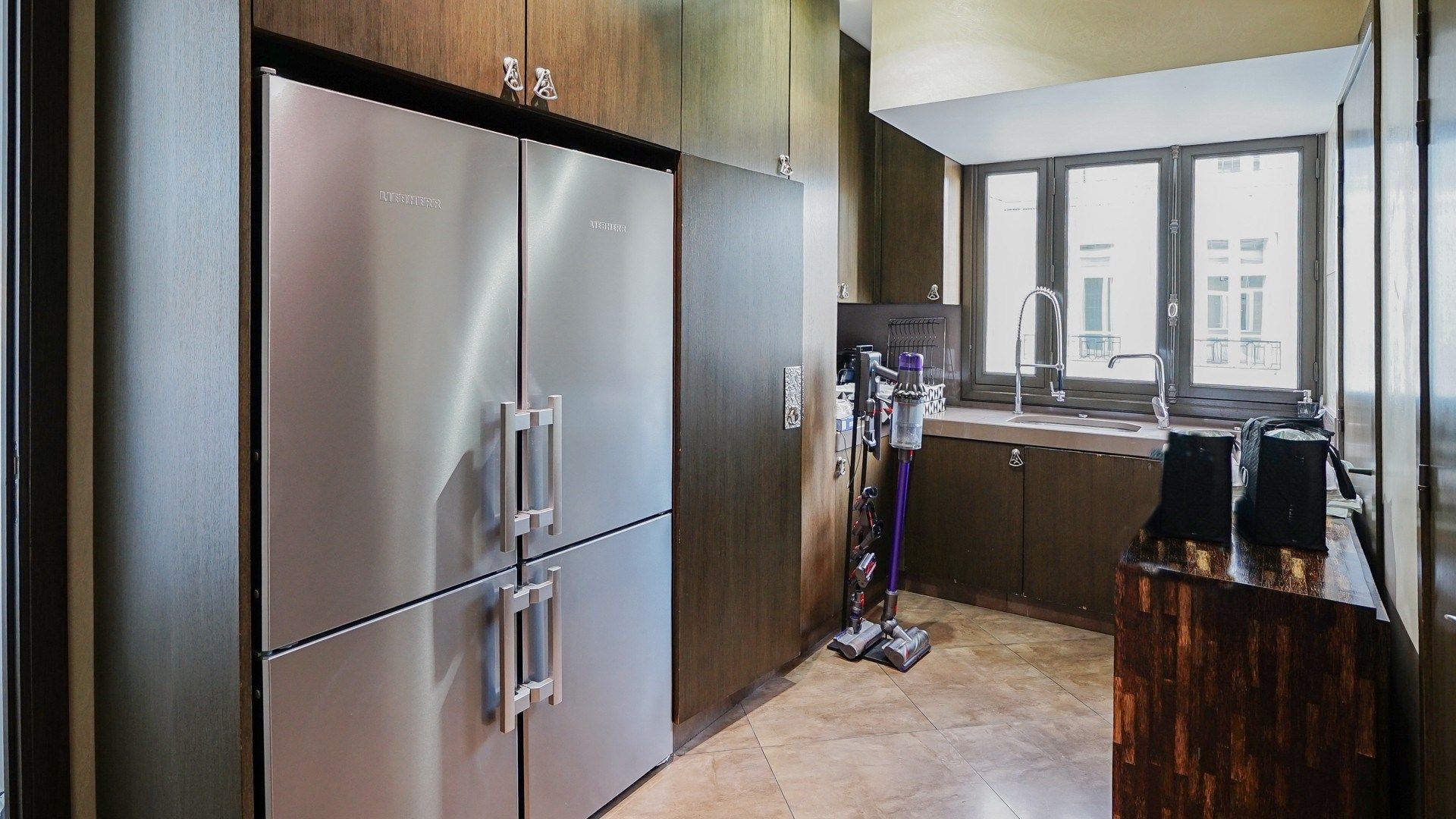 luxury apartment 7 Rooms for sale on NEUILLY SUR SEINE (92200)