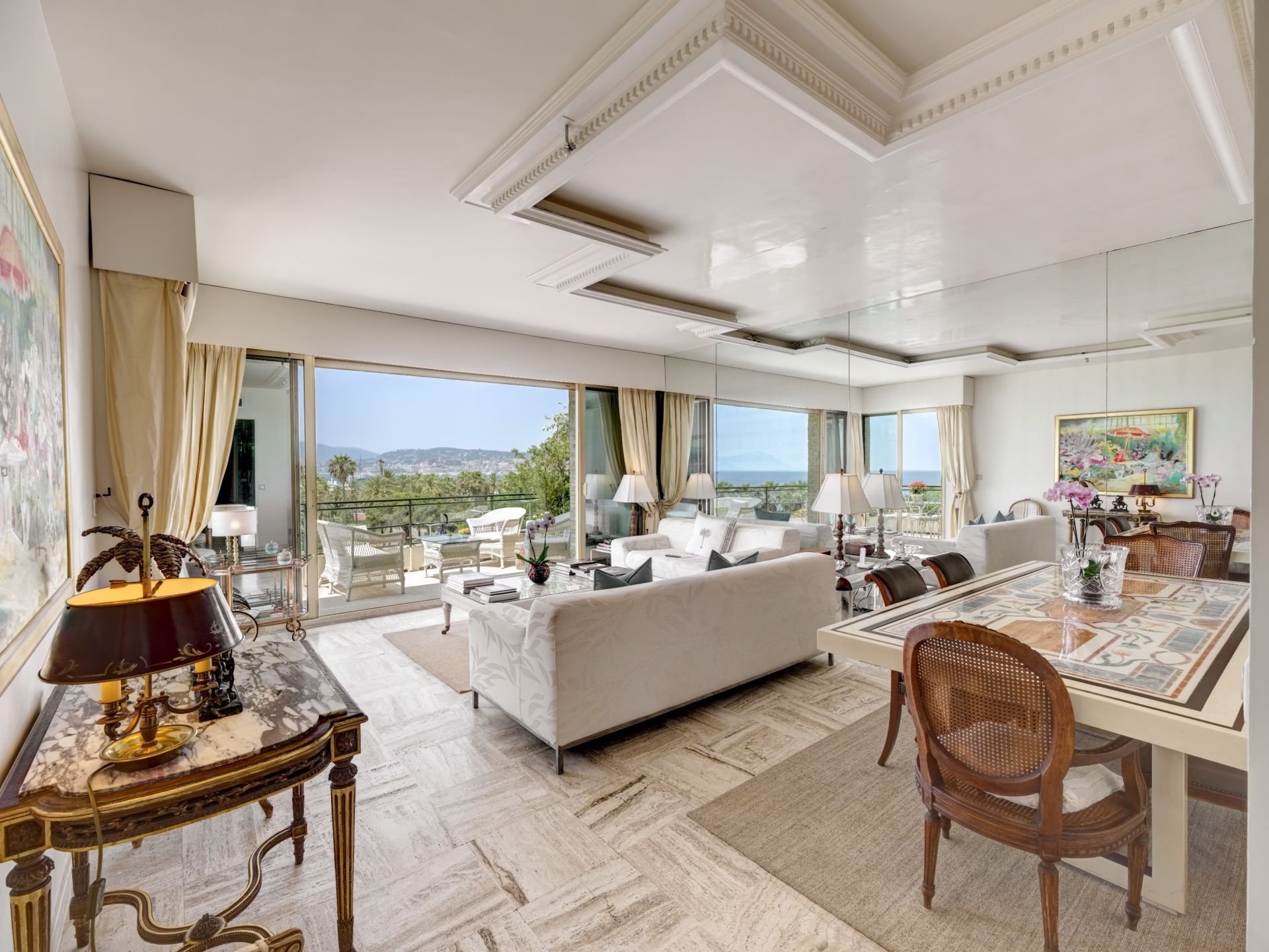 penthouse 5 Rooms for sale on CANNES (06400)
