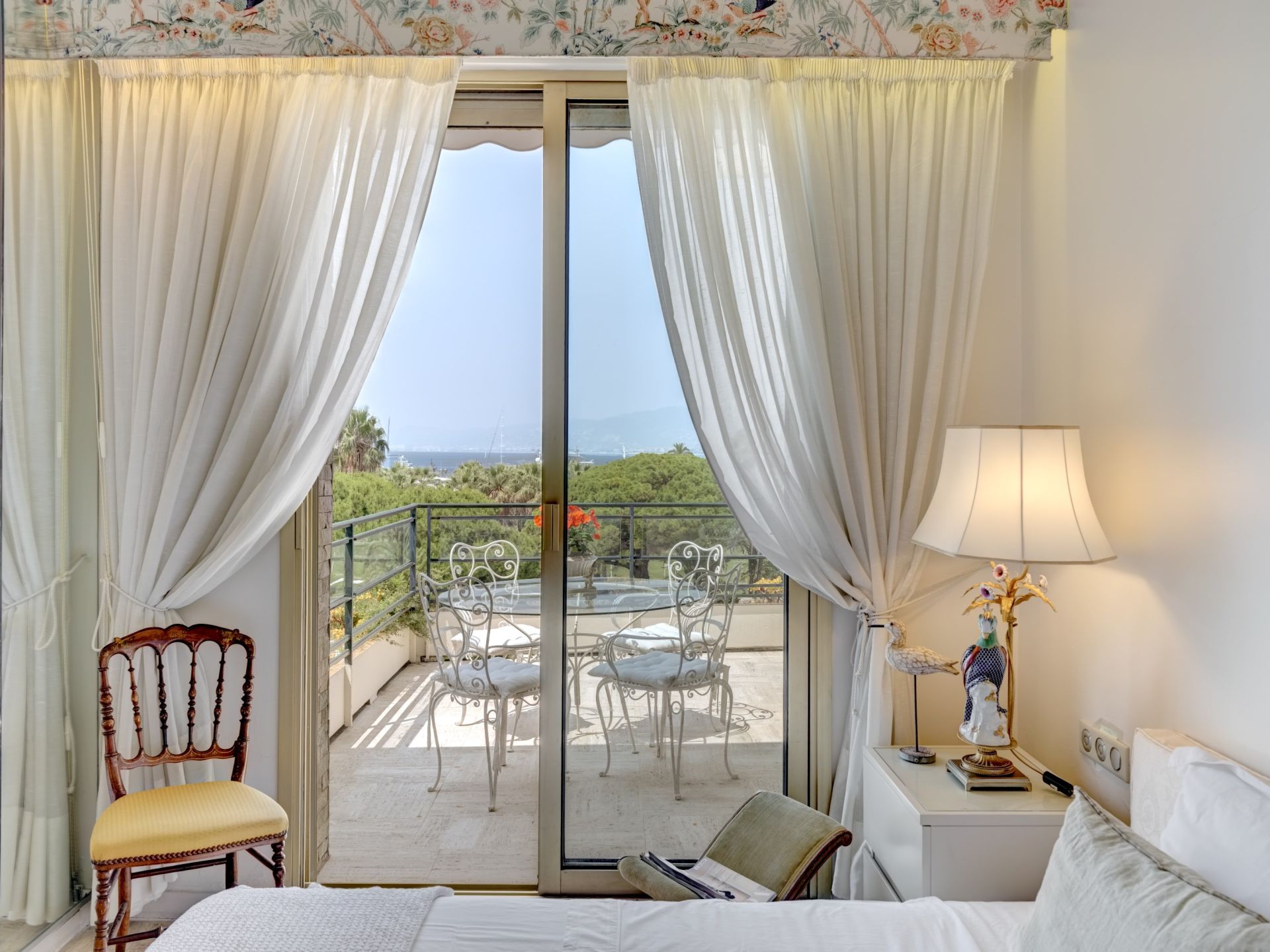 penthouse 5 Rooms for sale on CANNES (06400)