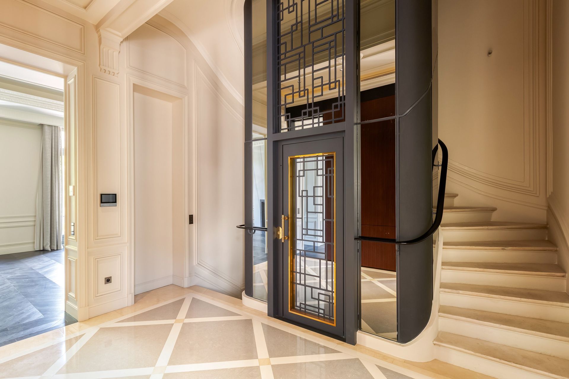 mansion (hôtel particulier) 14 Rooms for sale on PARIS (75116)