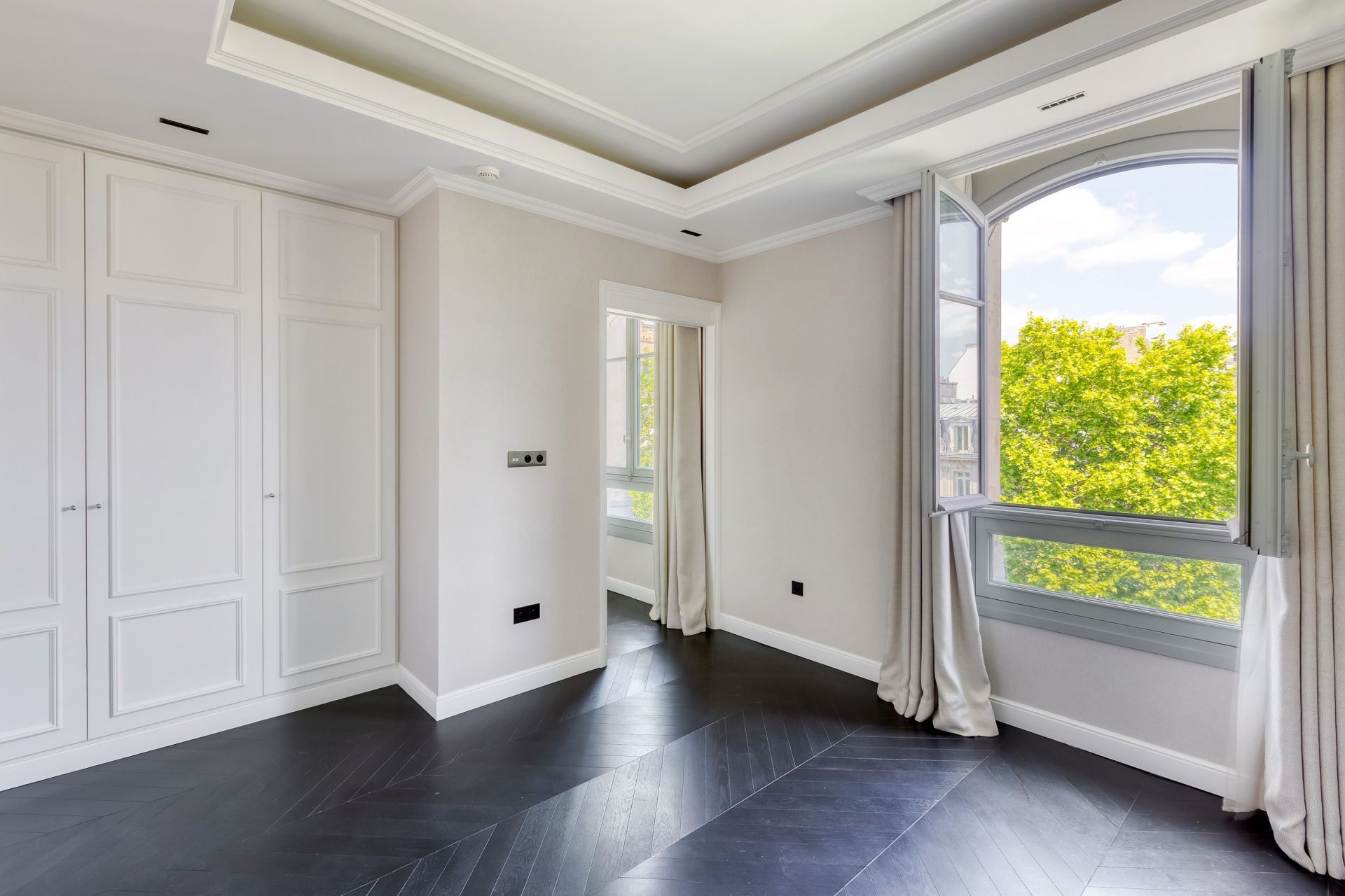 mansion (hôtel particulier) 14 Rooms for sale on PARIS (75116)