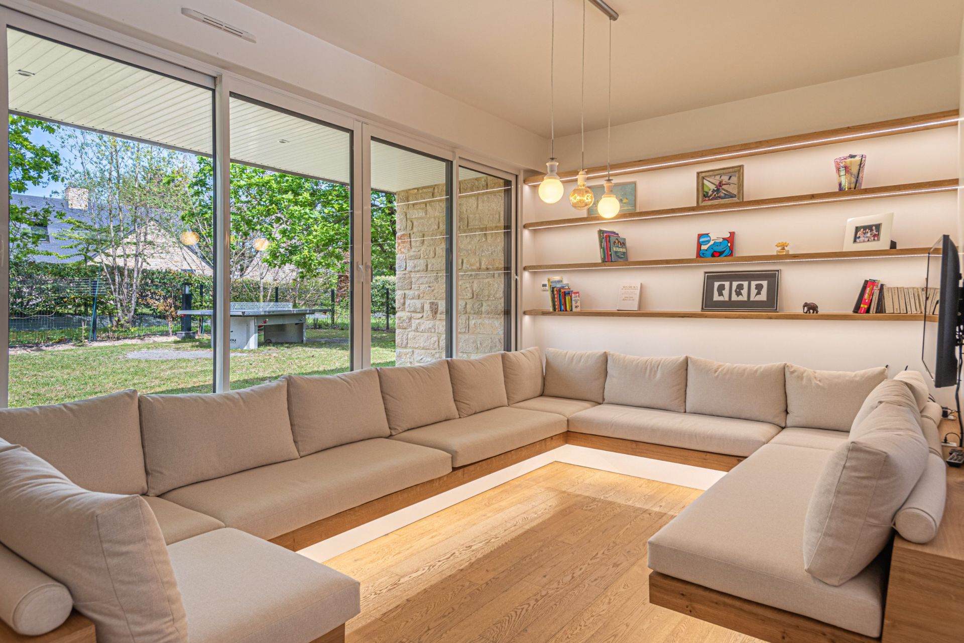 luxury villa 7 Rooms for seasonal rent on SARZEAU (56370)