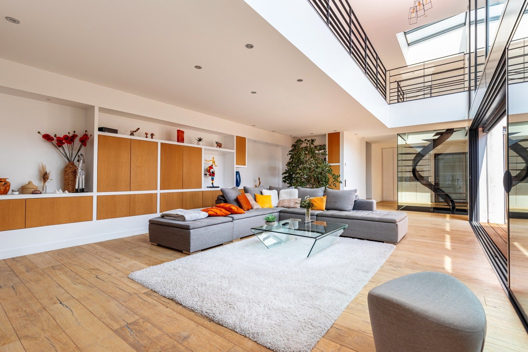 luxury house 6 Rooms for sale on BORDEAUX (33000)