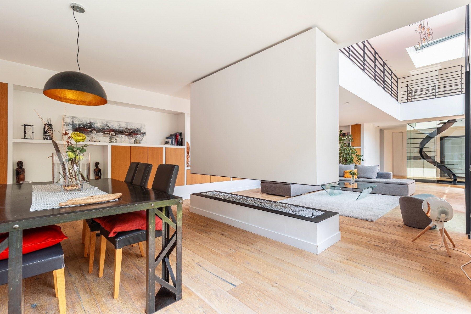 luxury house 6 Rooms for sale on BORDEAUX (33000)