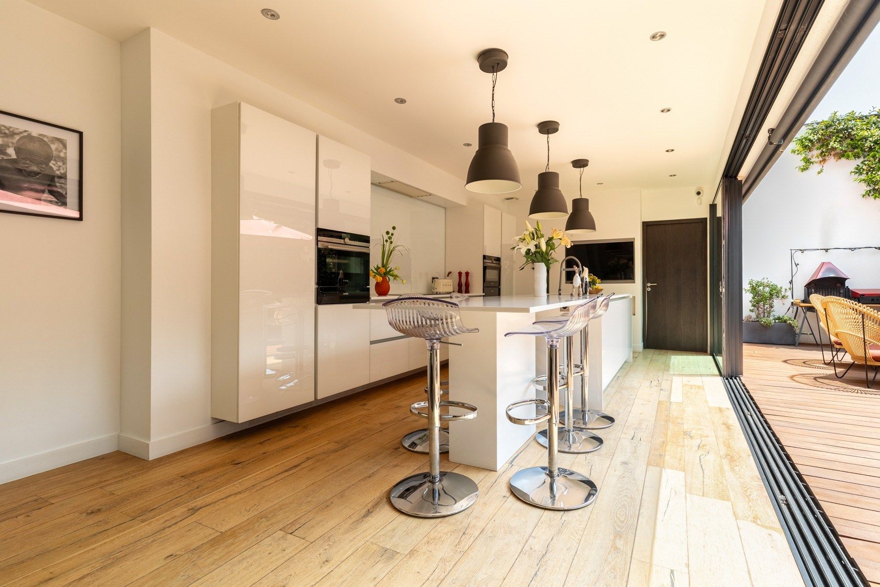 luxury house 6 Rooms for sale on BORDEAUX (33000)