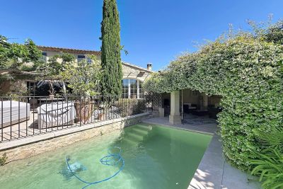 Sale Luxury provencale house Uzès 5&nbsp;Rooms 200&nbsp;m²