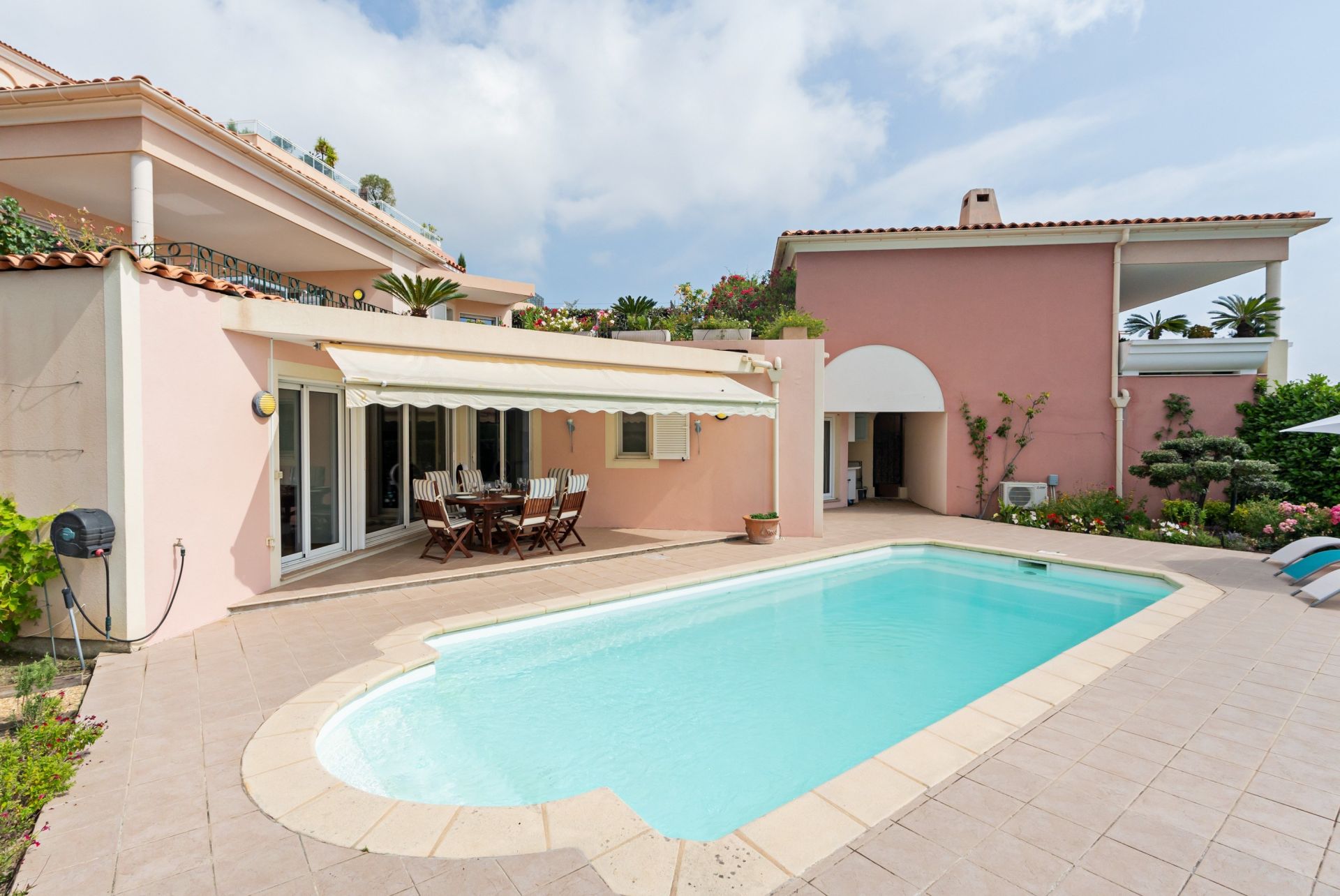 luxury apartment 6 Rooms for sale on MANDELIEU LA NAPOULE (06210)