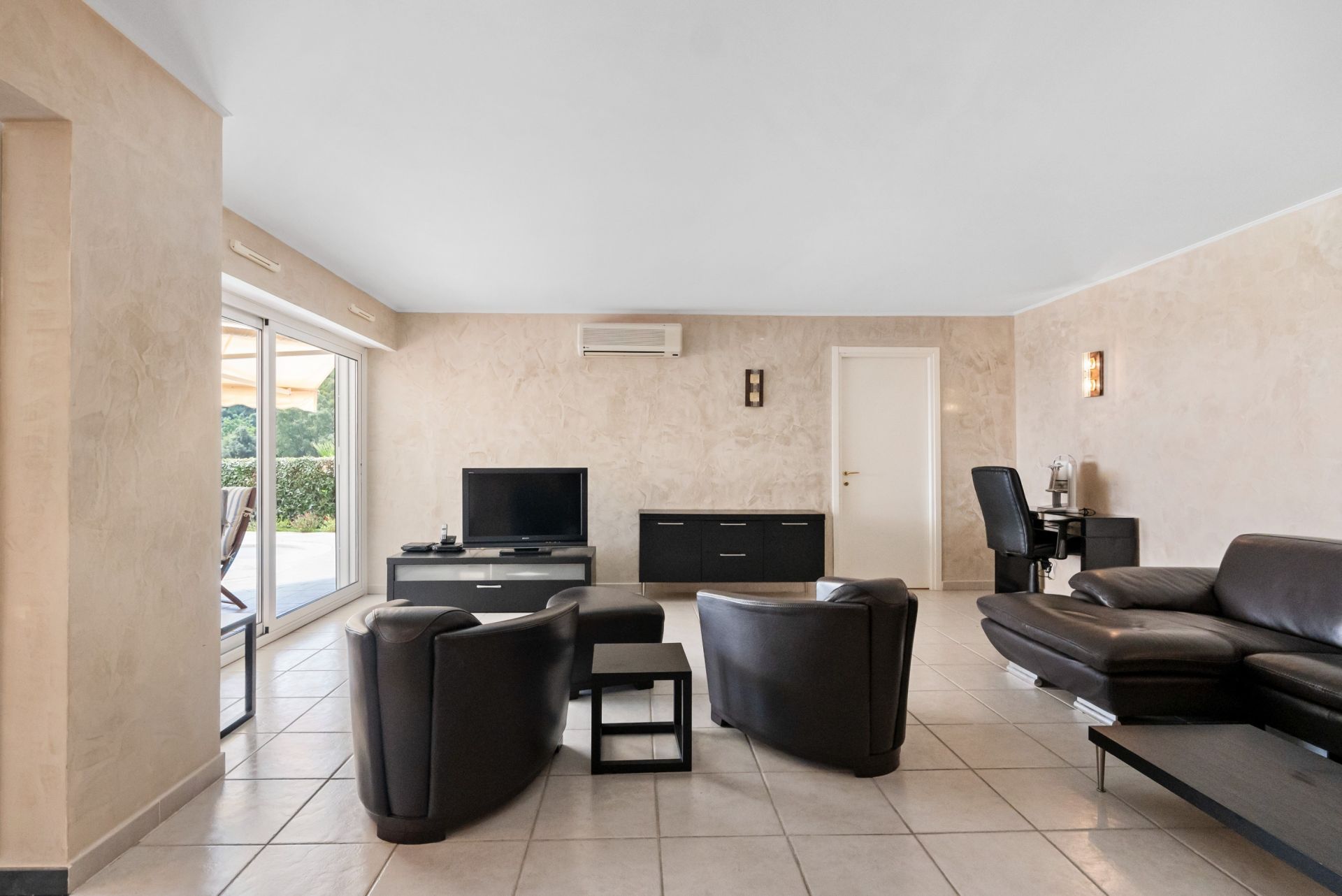 luxury apartment 6 Rooms for sale on MANDELIEU LA NAPOULE (06210)