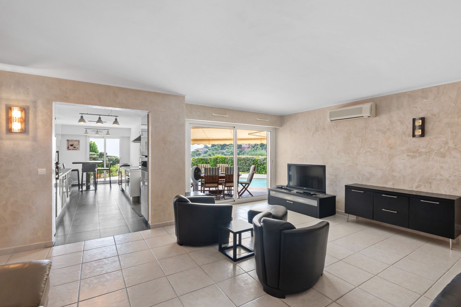 luxury apartment 6 Rooms for sale on MANDELIEU LA NAPOULE (06210)