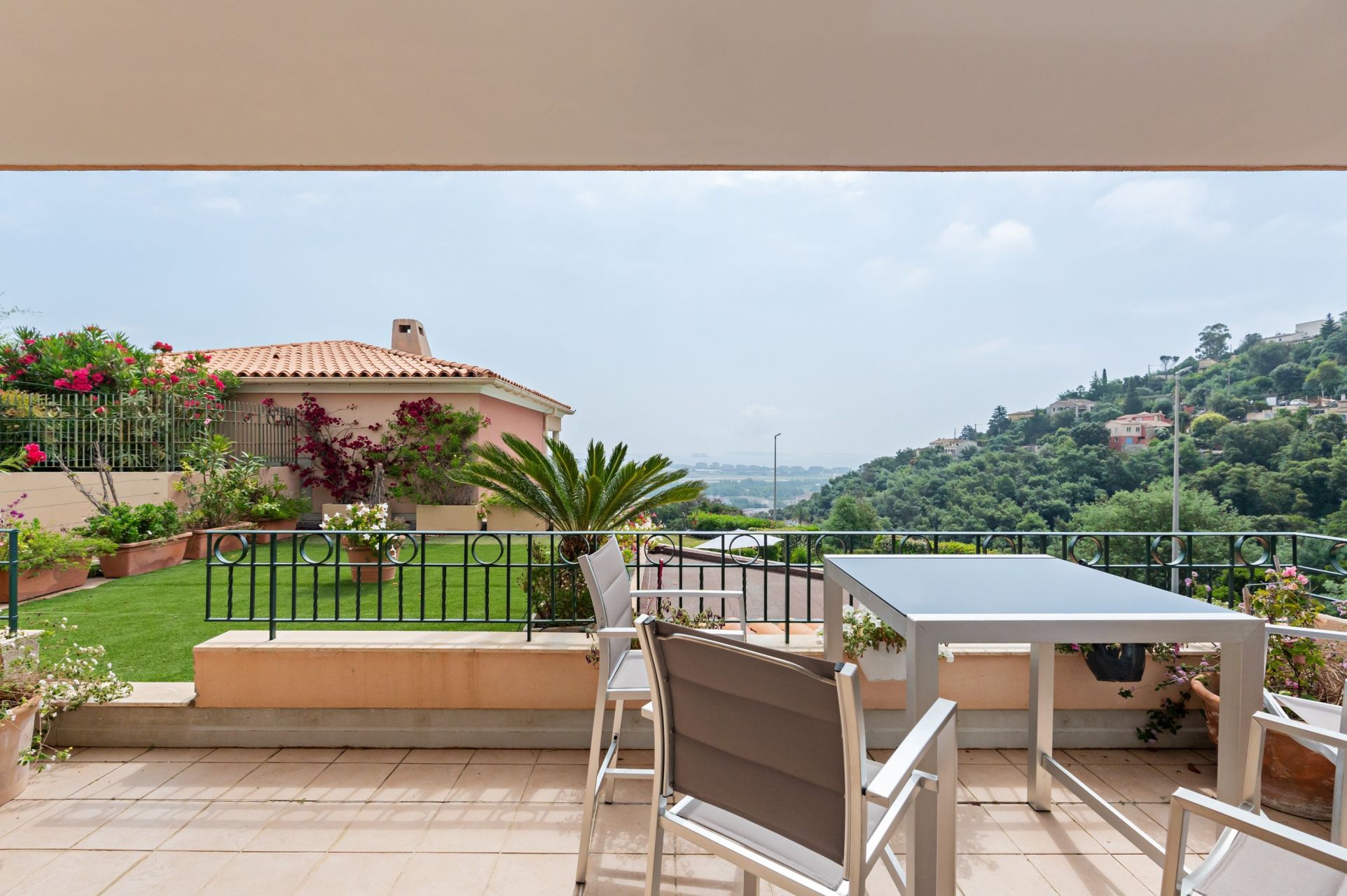 luxury apartment 6 Rooms for sale on MANDELIEU LA NAPOULE (06210)