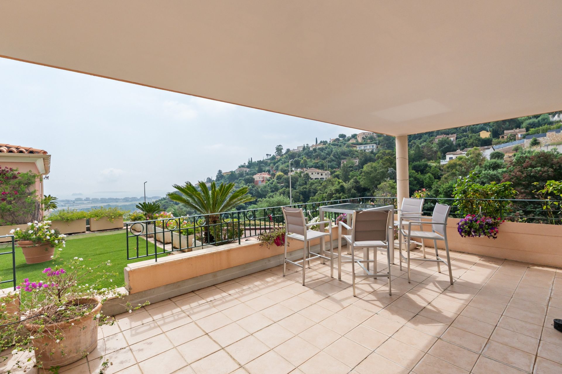 luxury apartment 6 Rooms for sale on MANDELIEU LA NAPOULE (06210)